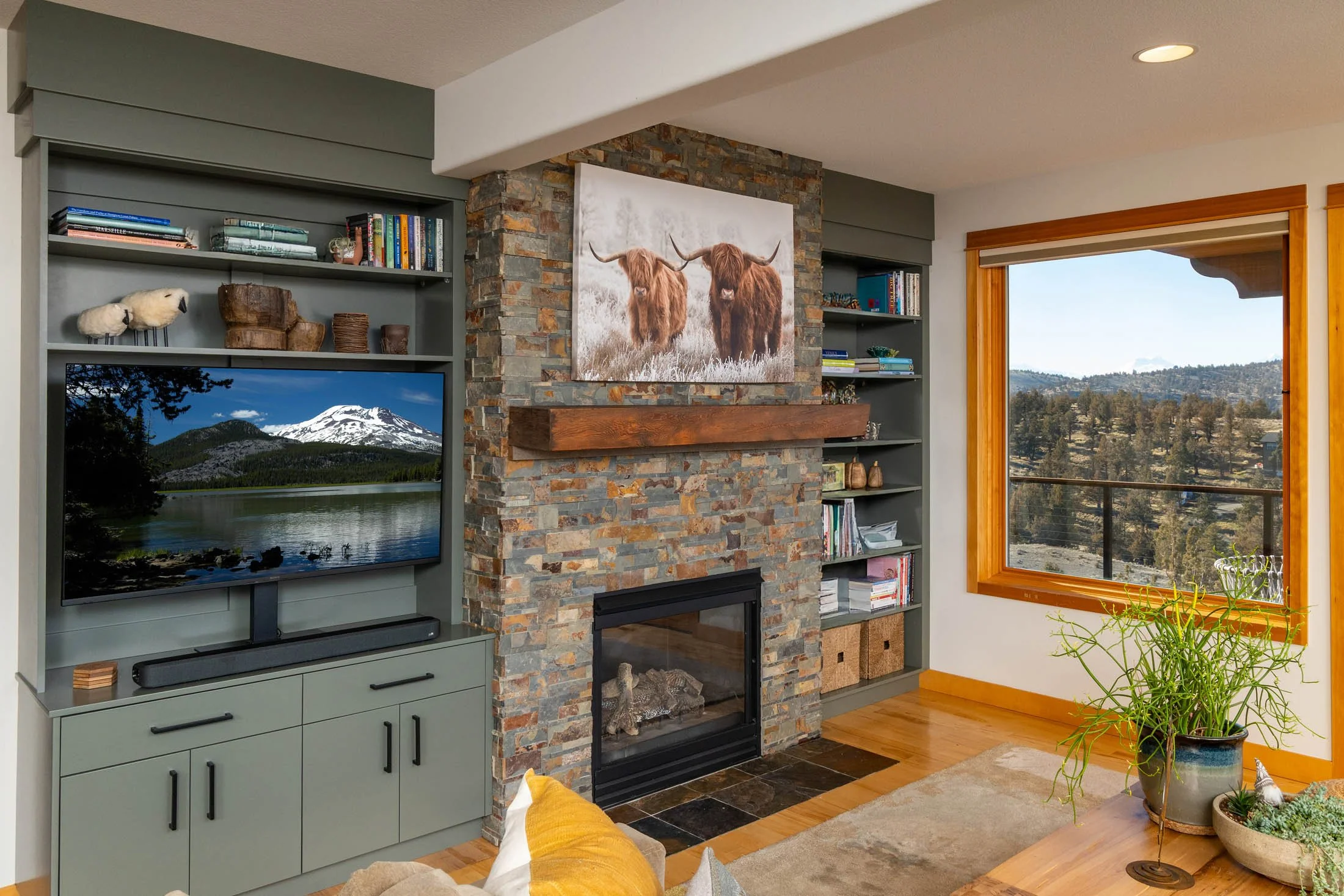 AFTER- LIVING ROOM BUILT IN