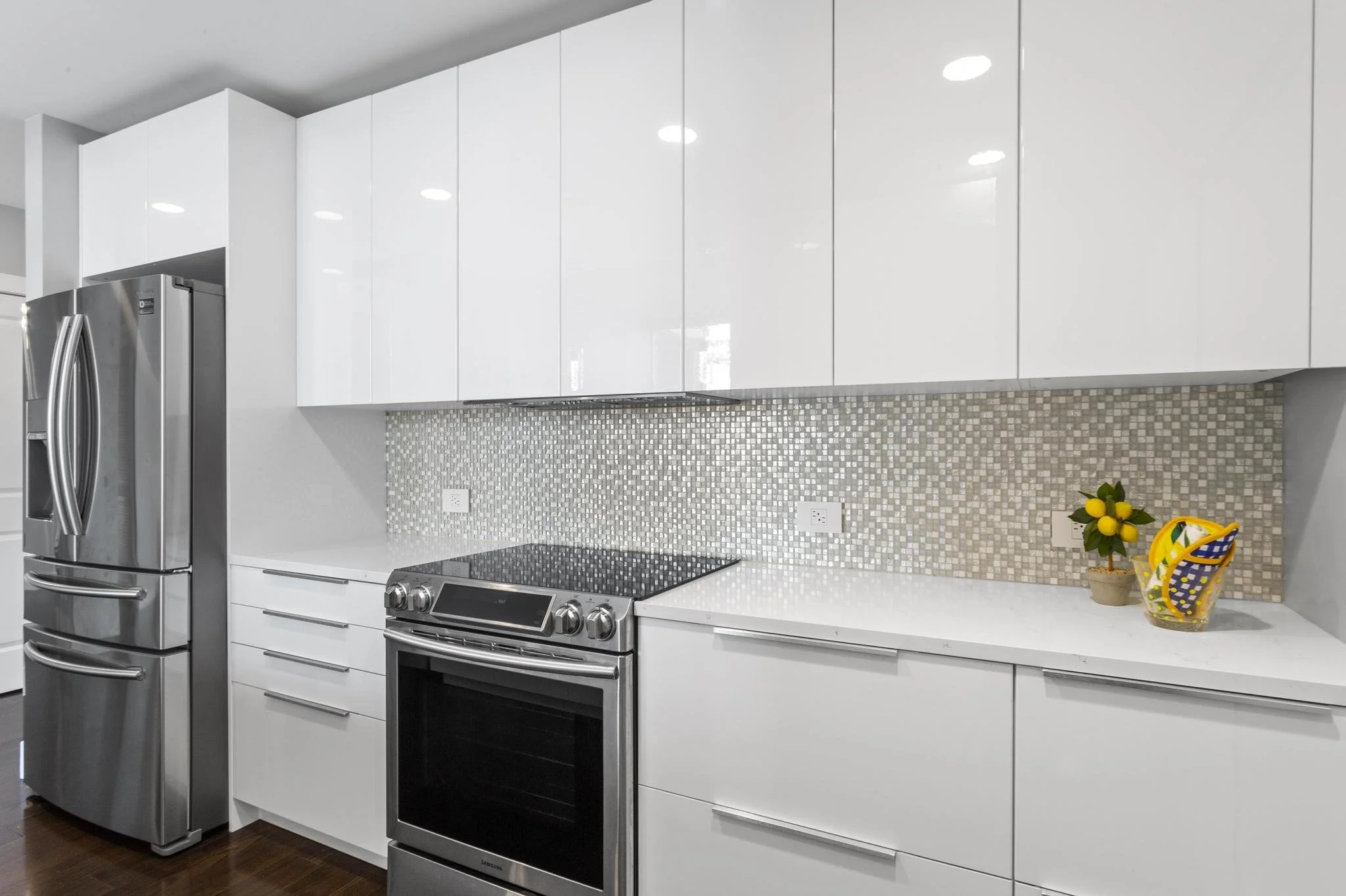 12 Kitchen.jpg