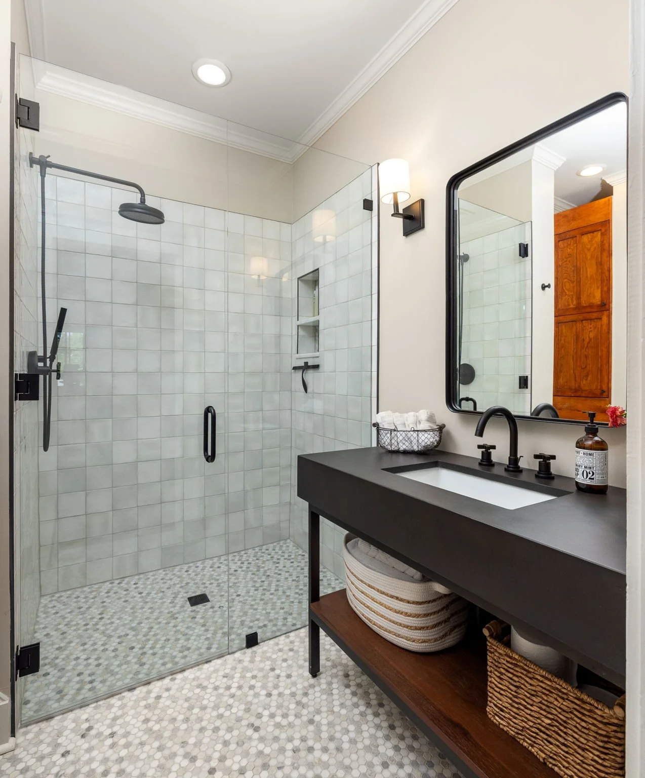 15-35-web-or-mls-20250903_1032williams_fandel090.jpg