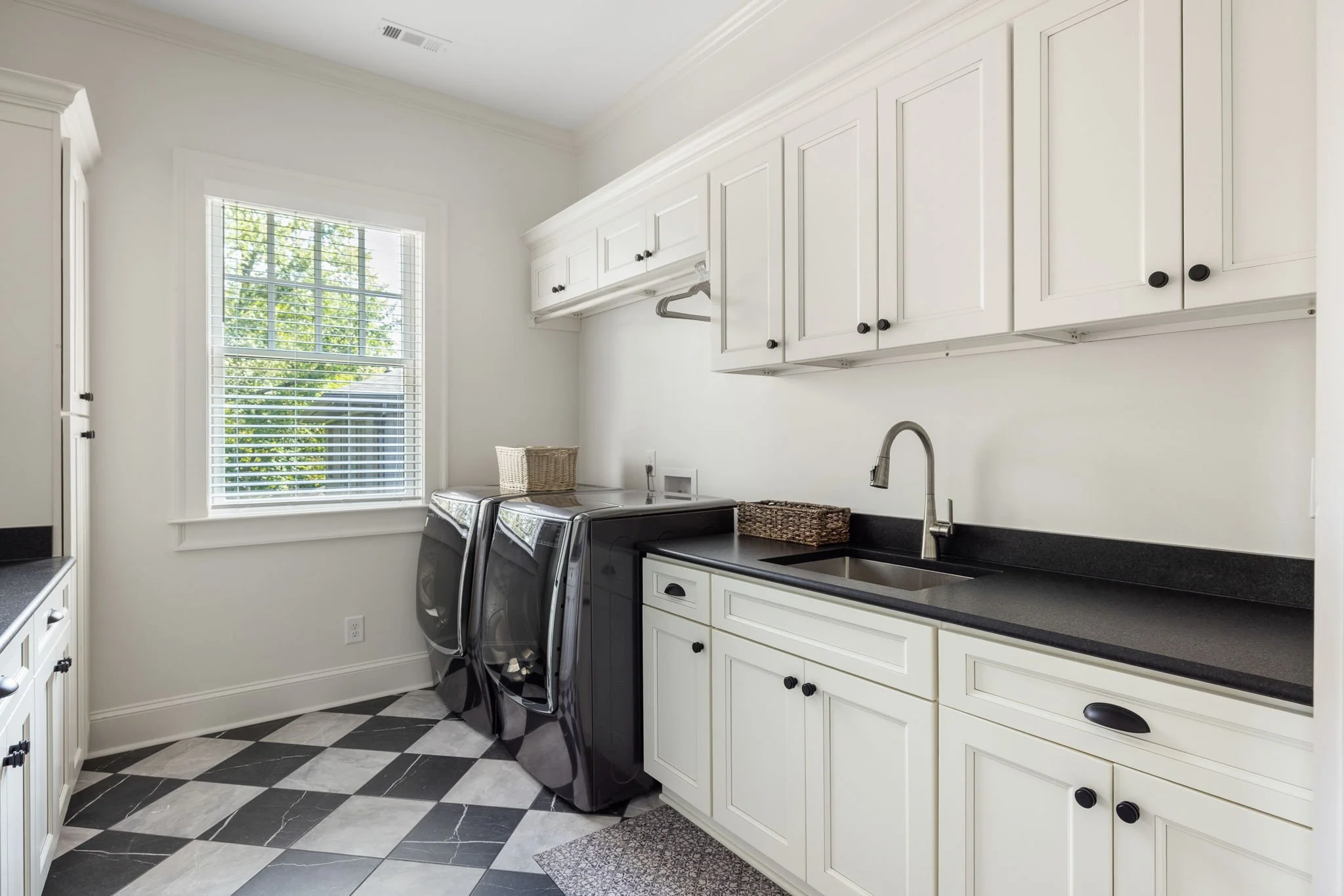 23-46-web-or-mls-20250903_1032williams_fandel117.jpg