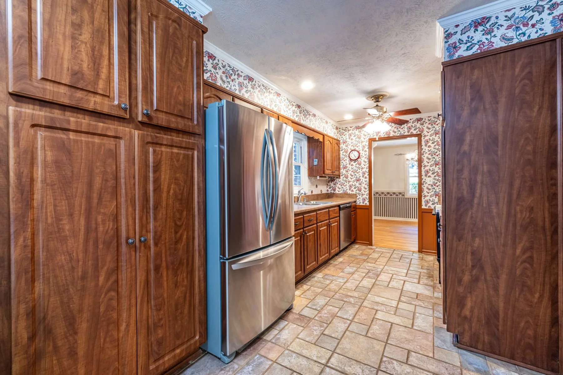 17 kitchen.jpg
