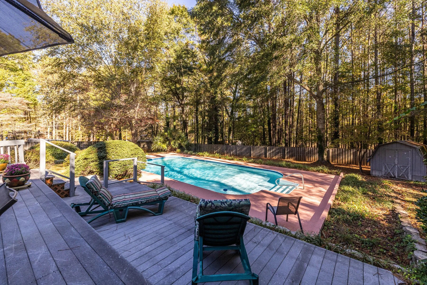 44 back_deck_pool.jpg