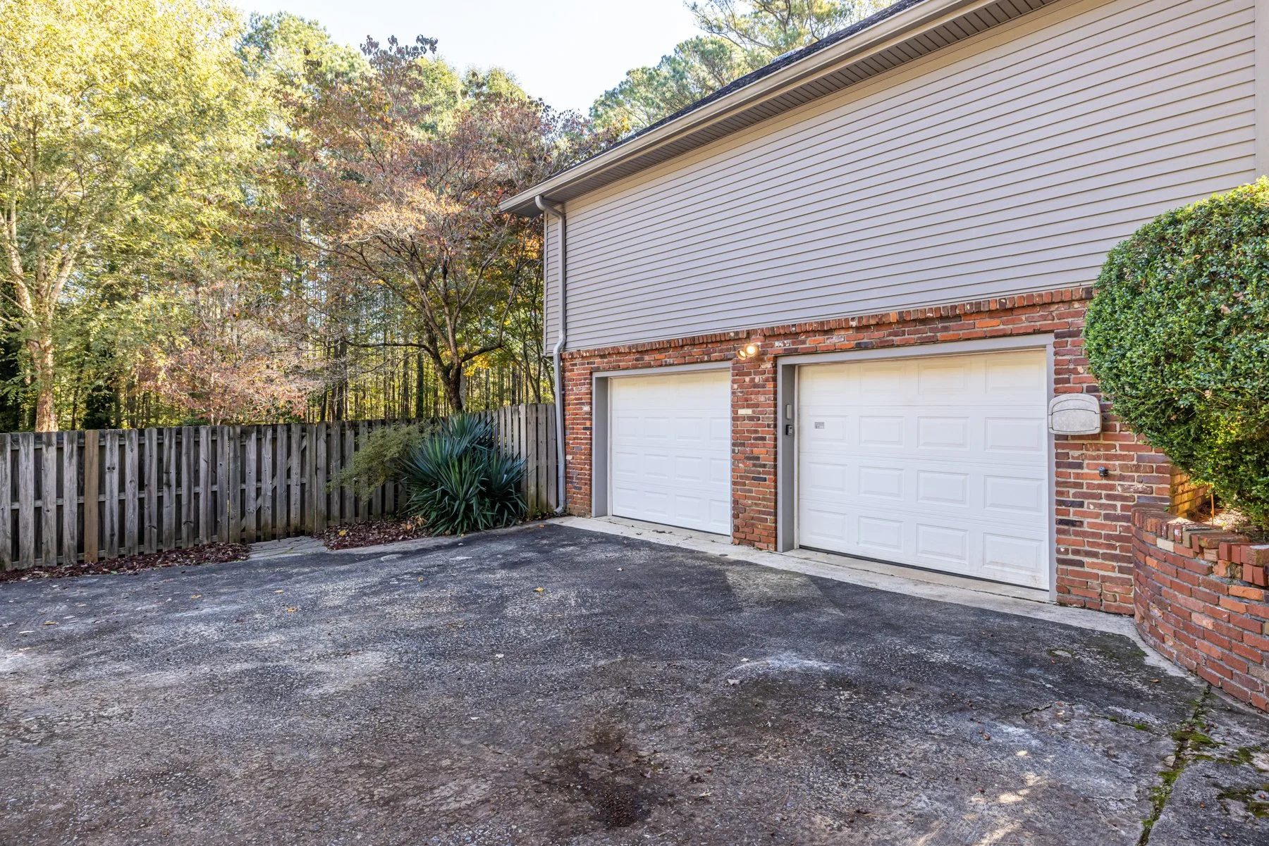 56 garage.jpg