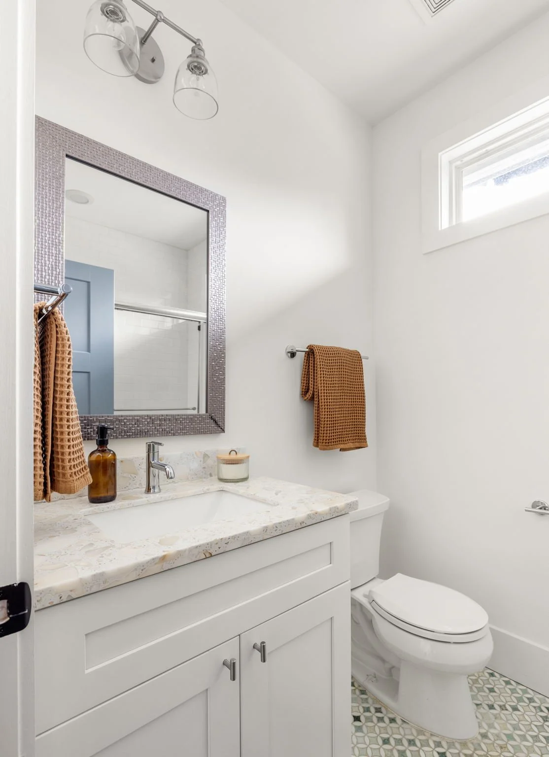 22 23-web-or-mls-20260114_1085wylie_fandel067.jpg