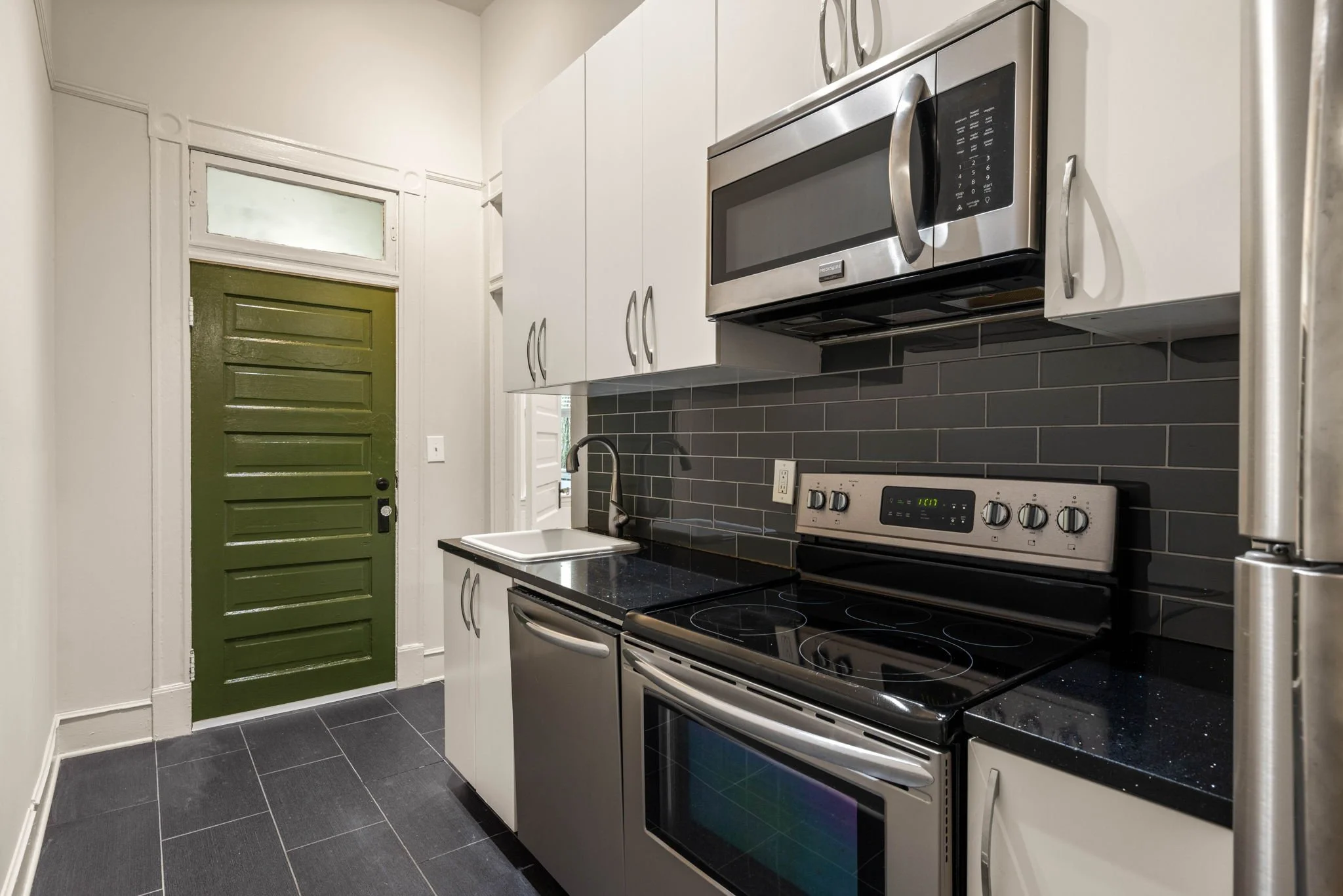 14 40-web-or-mls-20260903_761monroe_fandel030.jpg