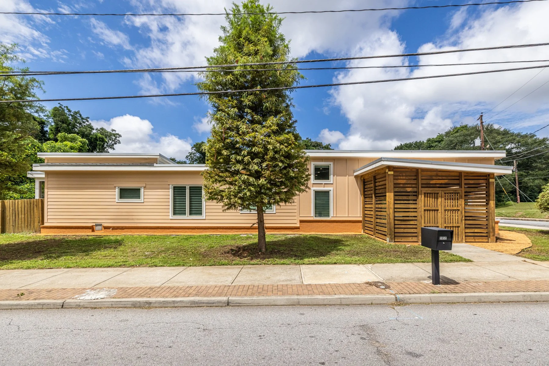 1651 Pryor Rd SW - Live/Work Space Close to the BeltLine