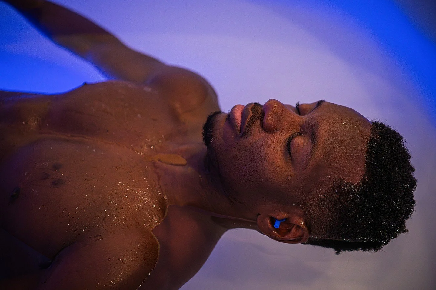 Reset your nervous system during this hectic Holiday Season with Float Therapy.  Carry those Calm Vibes into the New Year.
60 min, 90 min, 2 hour, &amp; 3 hour Floats available (call/email for 90 min Floats Mon-Thurs only).
Discounted Packages Availa