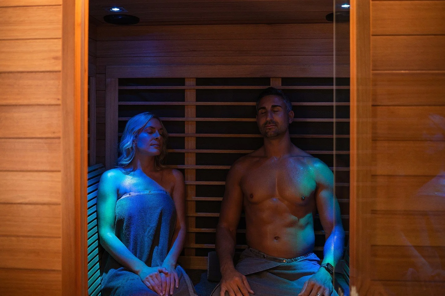 Couples that self-care together stay together! &hearts;️
🔥 Infrared Sauna Members with the Unlimited Membership can bring a sauna guest for FREE. 
Ask our Front Desk Staff for more information.
🔸Support your body&rsquo;s detoxification processes an