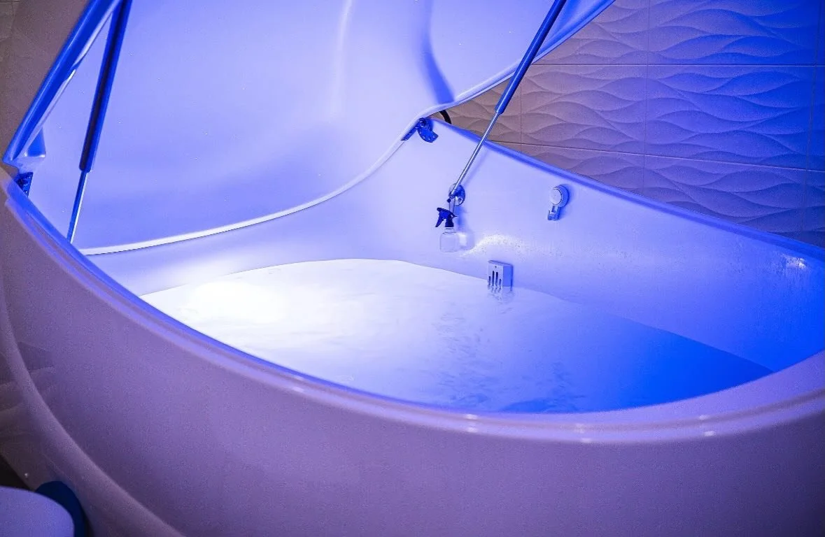 Not traveling this Spring Break? 
We&rsquo;ve got you covered!
Enjoy a STAYCATION spa experience with us!

Book online @ TheSaltCenter.com