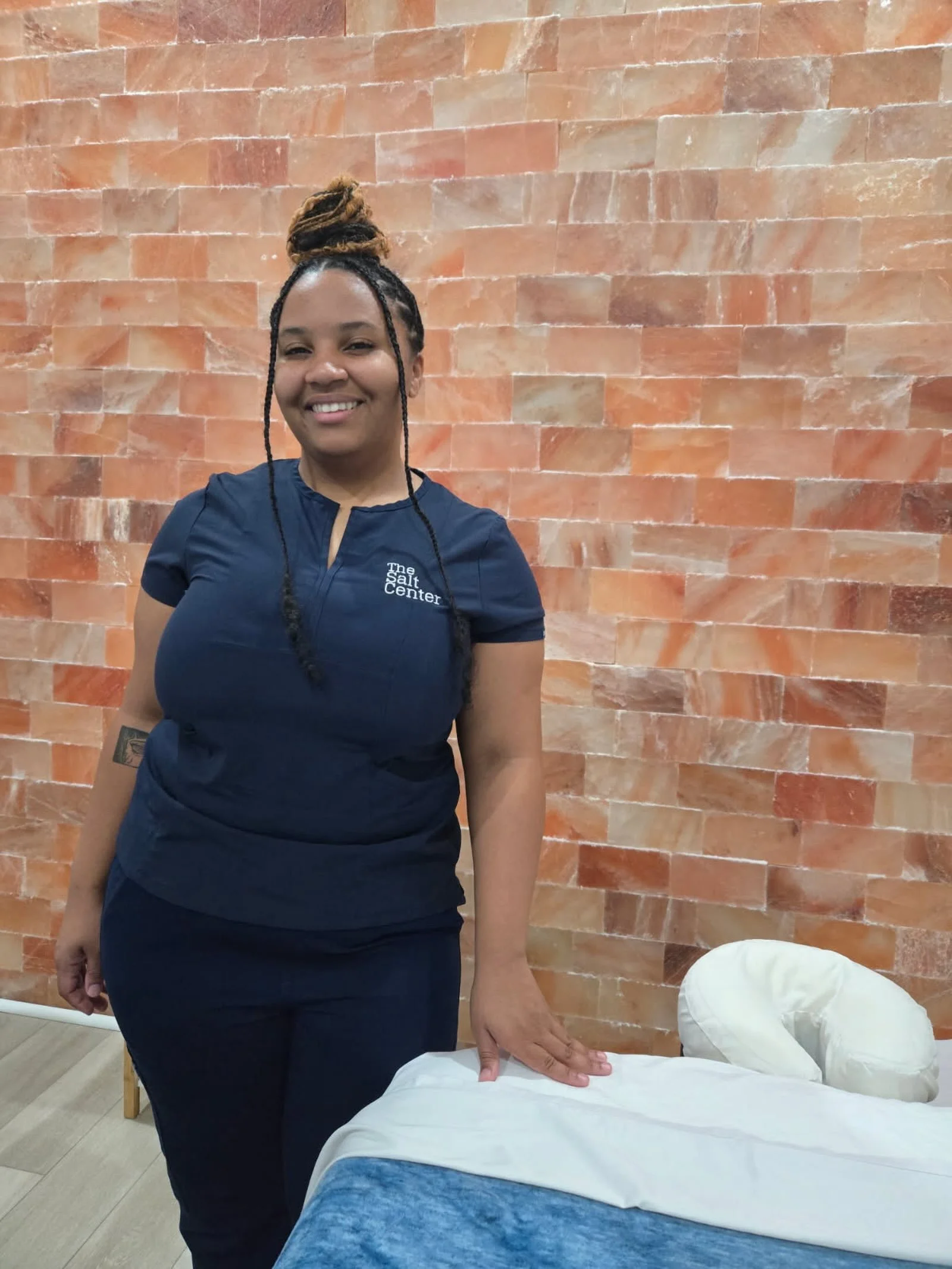 It&rsquo;s Sierra&rsquo;s Work Anniversary with us at The Salt Center: Float &amp; Wellness Spa! 🎉
Help us show her some love! 💙
You can schedule a Therapeutic Massage with Sierra online at www.TheSaltCenter.com
🔹Customized Therapeutic Massages ca