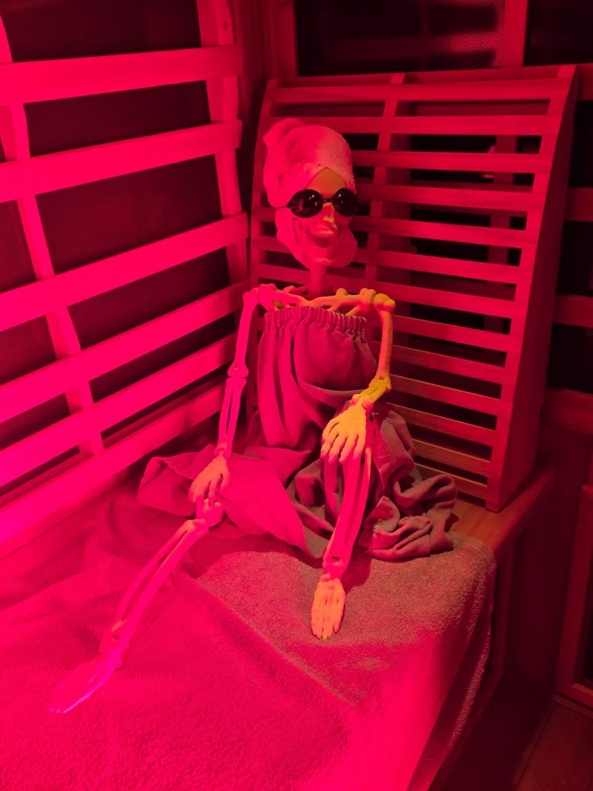 It&rsquo;s spooky season! 🎃👻
Mrs. Bones is taking her self-care seriously so she can be prepared for a busy Halloween.
Schedule your Self-care so you are prepared for your busy season.
www.TheSaltCenter.com