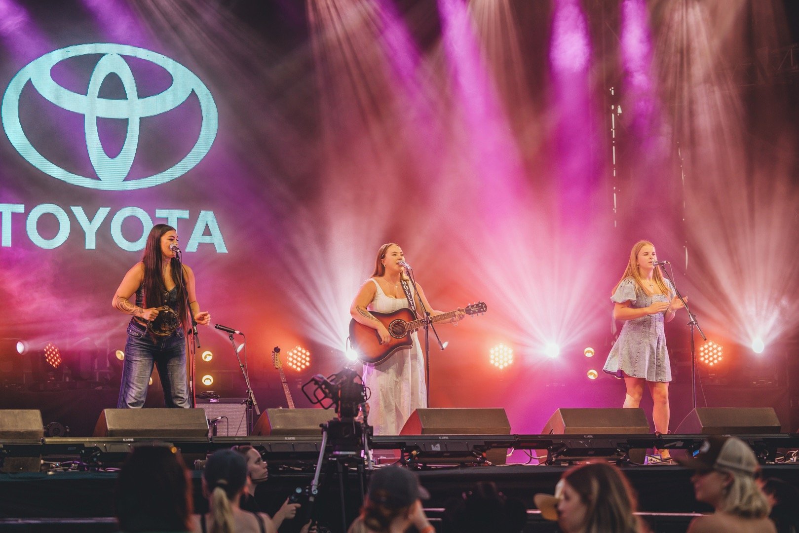 Tamworth 2025 - performing for Best of the Buskers