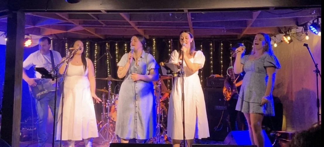 Raglan - performing with Coopers Run