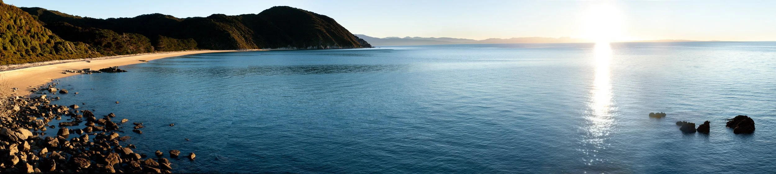 Whariwharangi Bay panorama.