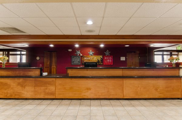 Lobby_3.jpg