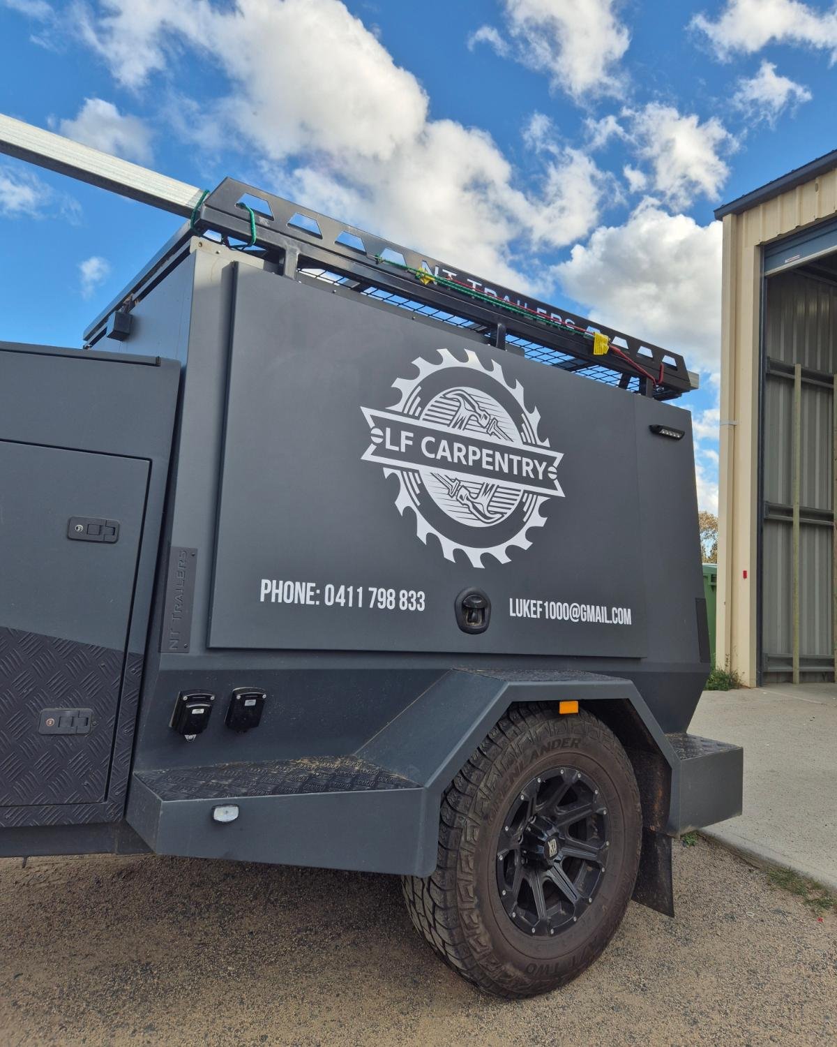 Trailer decals for Luke the legend at LF Carpentry!

#jindabyne #signwriter #signage #scoutsigndesign #vinyldecals