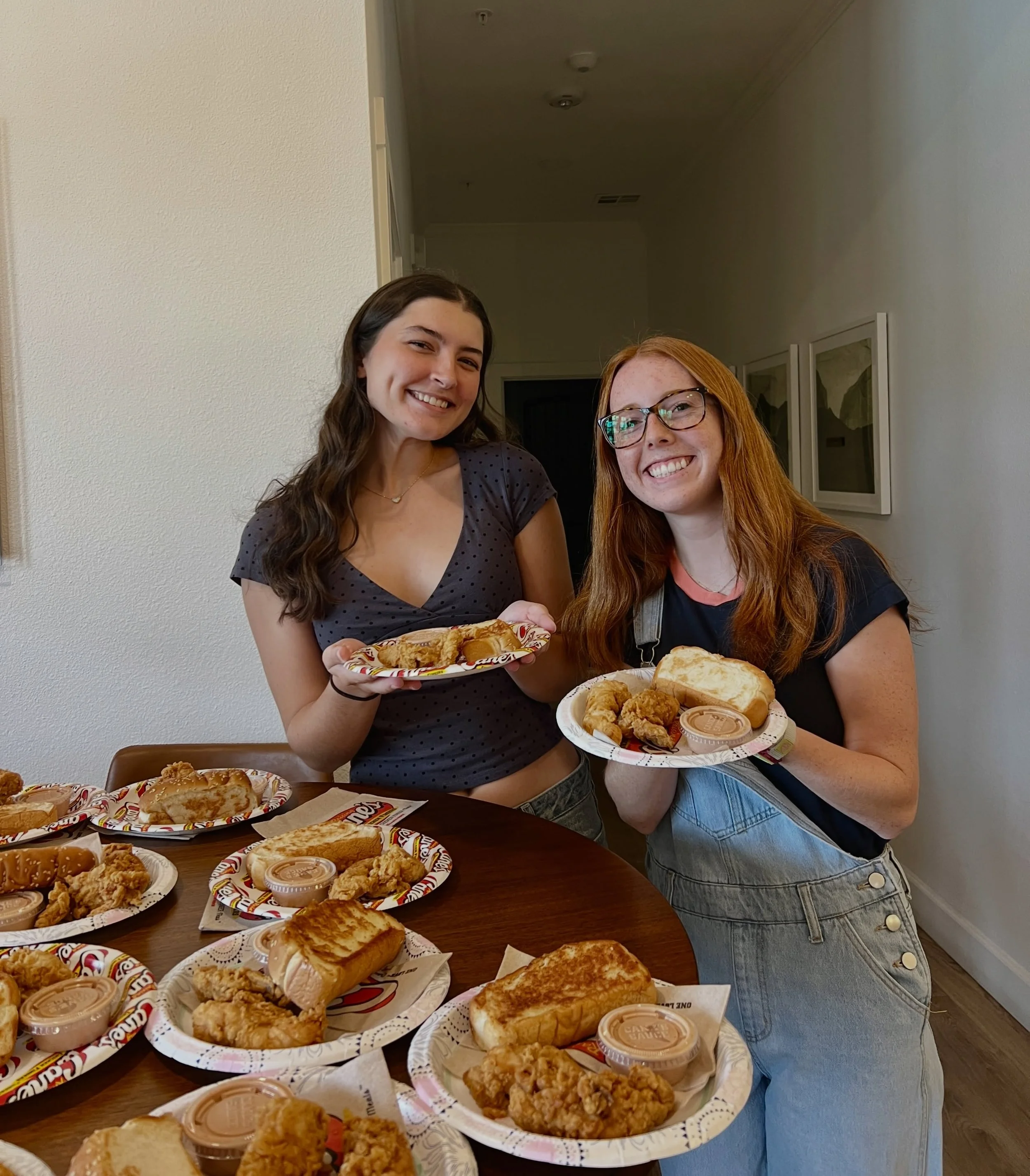 🍗 Thank you Canes for helping us give our residents one of the best pick-me-ups EVER!! 🍗 

📢 Also shoutout to all the residents that showed up and made this pop up event a success! We look forward to a BUNCH more throughout the year ‼️

#canes #ch