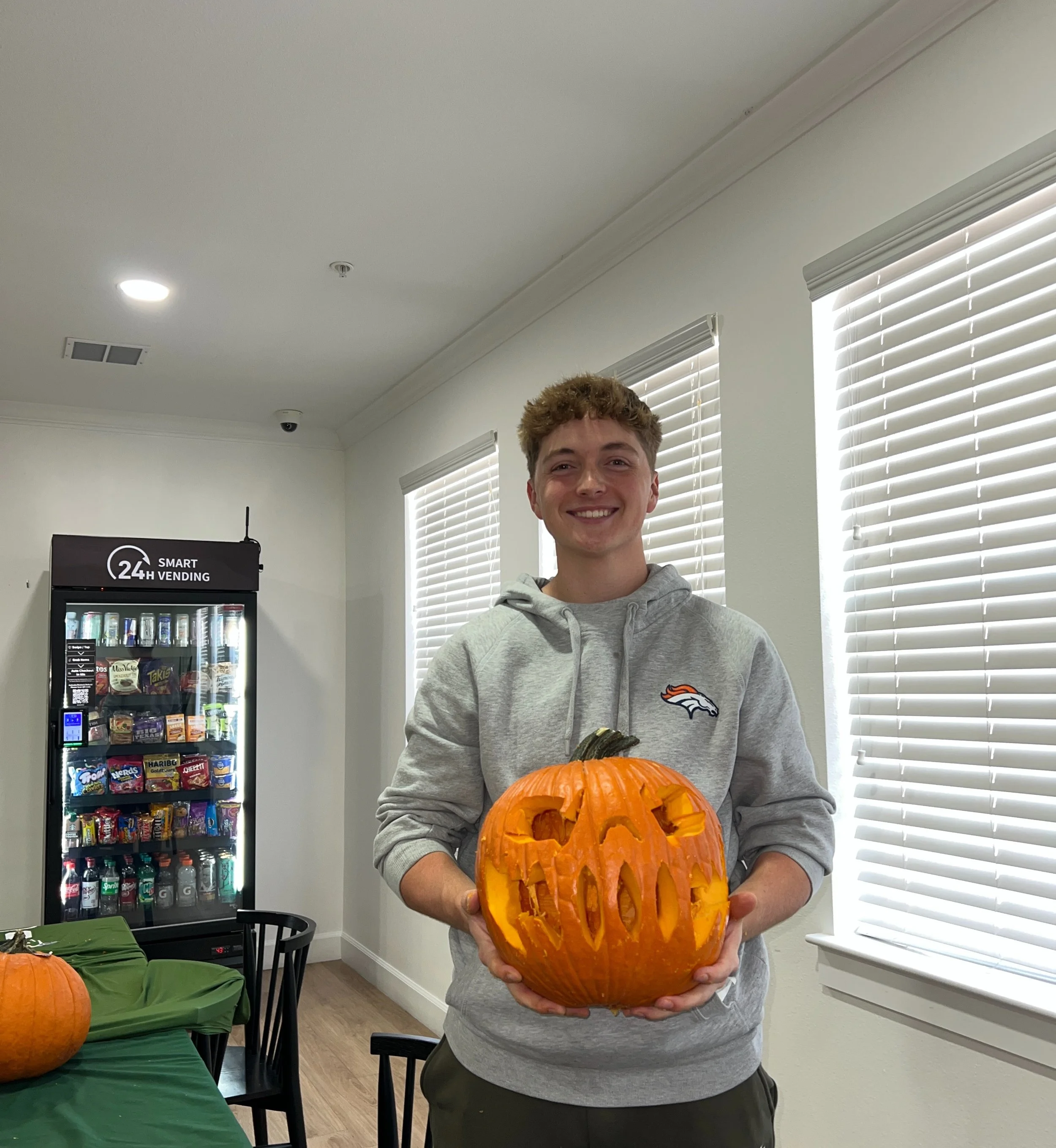 🎃 Pumpkin carving went SCARY good today! We have some artists among us&hellip;

👻 Thanks so much to all the residents that came out, grabbed pumpkins, and got to carving! We&rsquo;re so glad to see you see so many of you in the Halloween spirit!

#
