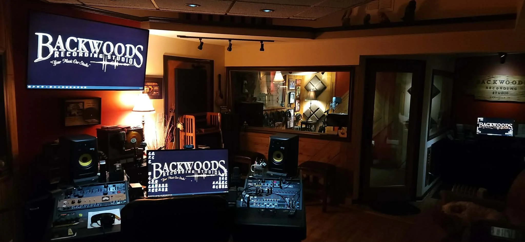 Control & Booth use 2026.jpg