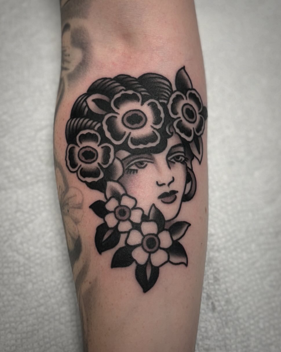 Mikayla picked this from my flash designs. I really enjoyed making this one. Thank you!
If you want to get tattooed this week, I have time for you. Please book an appointment online my website or you can email me if you would like to talk about ideas