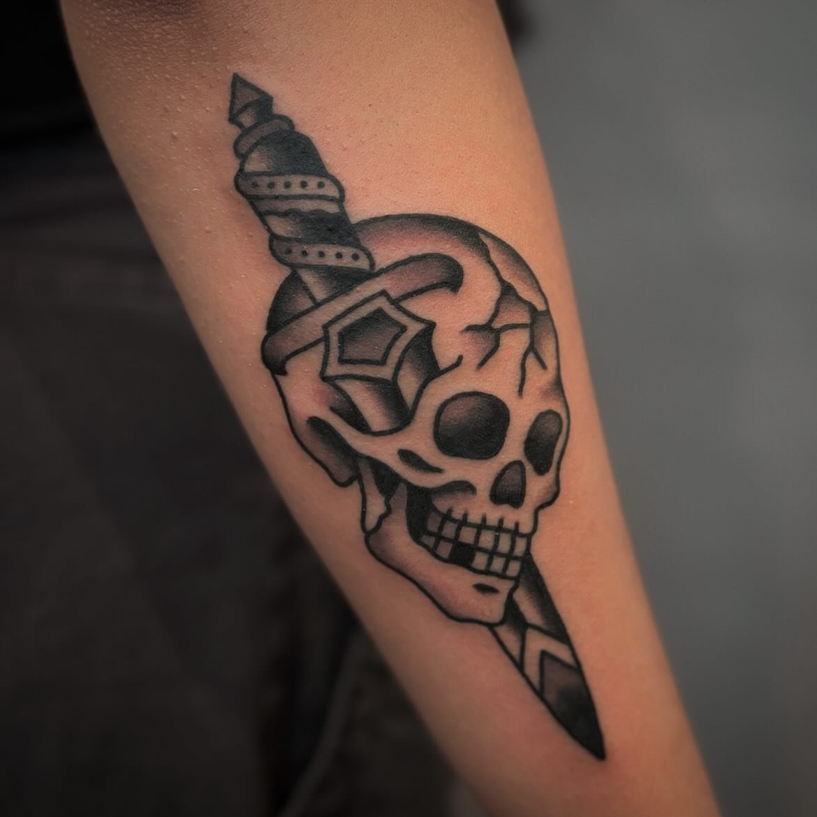 Thank you Maria! 
For tattoos this week or in November please visit my website or message me to discuss your ideas and availability. 
jeffgleason.com
.
.
.
.
#jeffgleasontattoos #jeffgleason #boldtattoos #classictattoo #traditionaltattoo #traditional