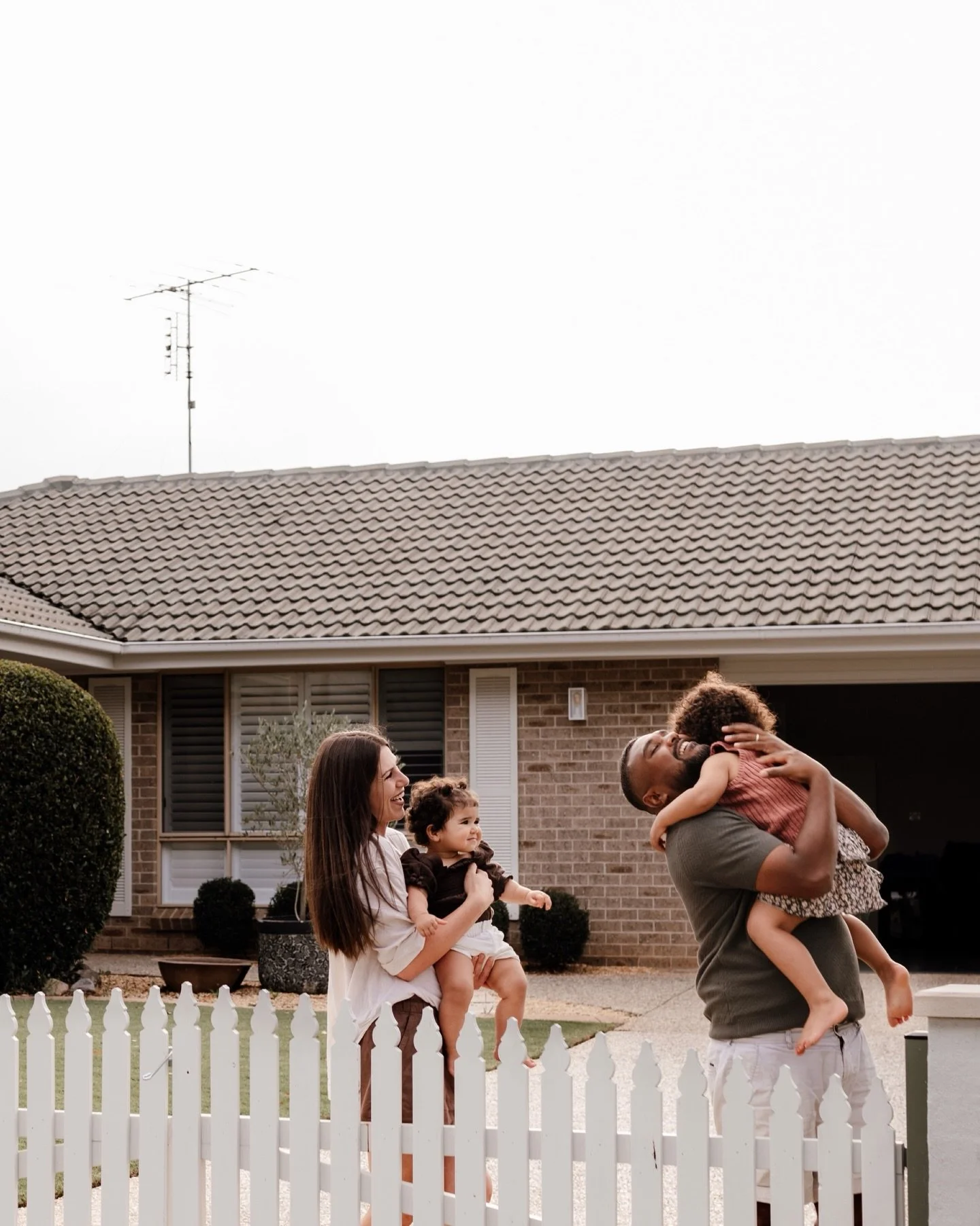 In home sessions have always had my heart&hellip;

There&rsquo;s something so special about being invited into your space&hellip; the place where your days actually unfold. Where the cuddles happen on the couch, where tiny hands reach for you in the 