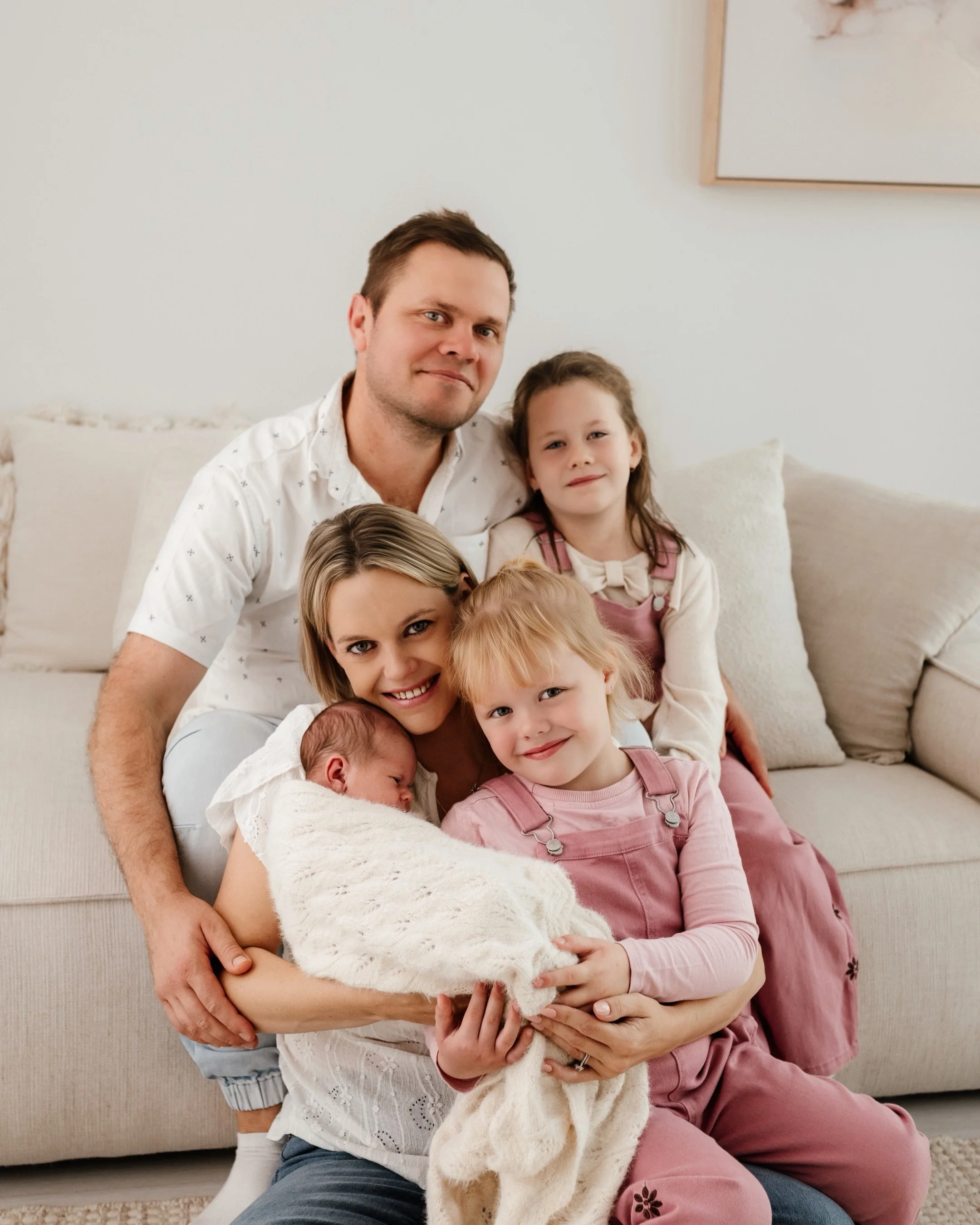 You know what so many parents say before their newborn session?

&ldquo;Our kids are a little shy&hellip;&rdquo;
&ldquo;I&rsquo;m worried they won&rsquo;t cooperate&hellip;&rdquo;
&ldquo;I don&rsquo;t know how the photos will go with a toddler&hellip