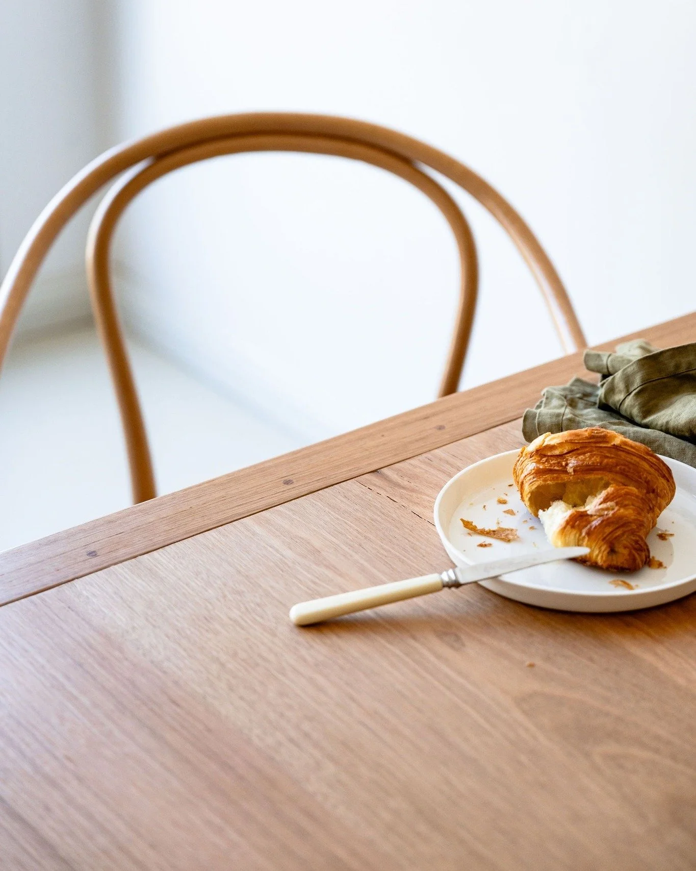 SLOW LIVING | Daily rituals 

Tables are made for conversation and gathering or simply a quiet moment with a croissant.

Showroom open for gentle browsing today 9am-3pm.