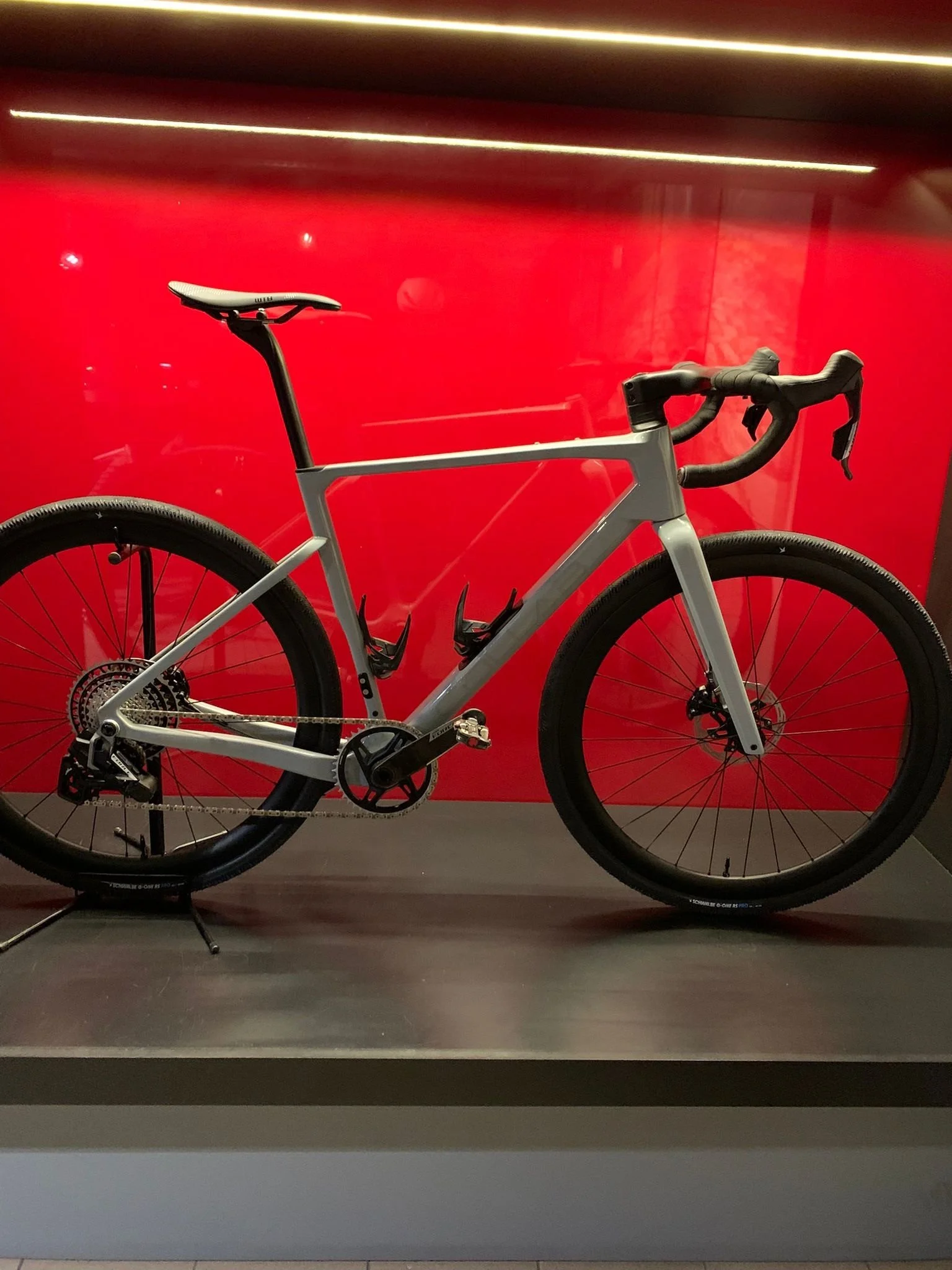 Gravel Pulse Force AXS cloud Grey