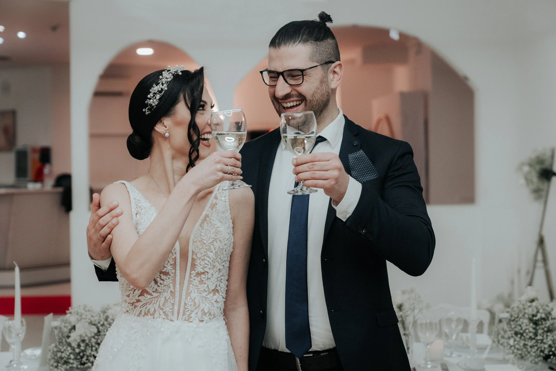 Planung &amp; Konzept: @rnweddings_
@whitewedding.eventcenter
Location: @whitewedding.eventcenter
Brautmode: @diamonddresses.byoya
Dekoration: @deko.luxury 
Papeterie: @bkdesign.t
Make-up: @touche__beauty 
@meltemozcan.beautistry 
@bowofrose 
Hochzei