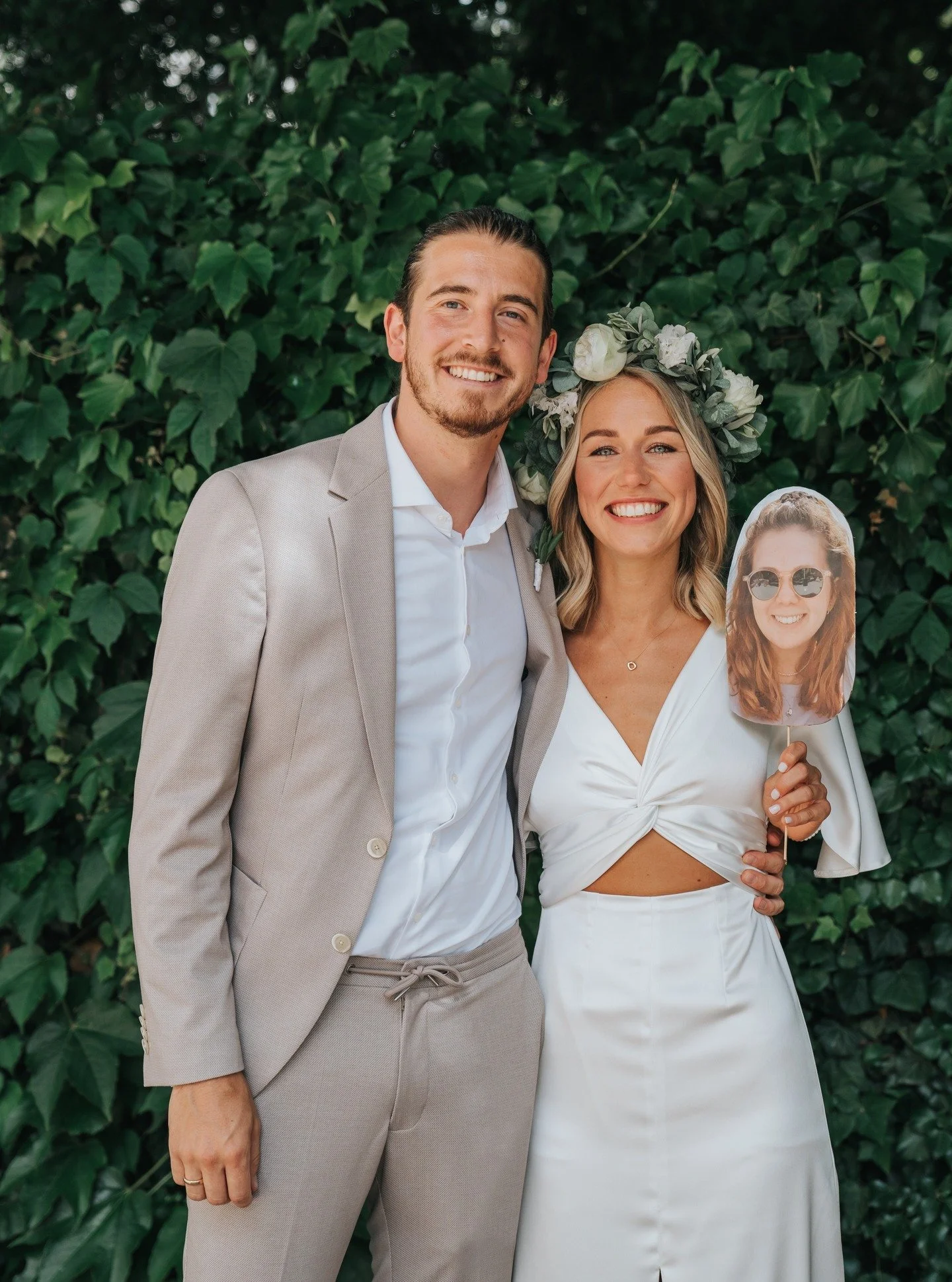 Manche Menschen stehen an diesem Tag nicht neben uns.
Ihr Platz ist leer und trotzdem ist er nicht frei.

Sie sind da in Gedanken, in kleinen Gesten, in einem L&auml;cheln, das pl&ouml;tzlich kommt, in einem Moment, der sich nach ihnen anf&uuml;hlt.
