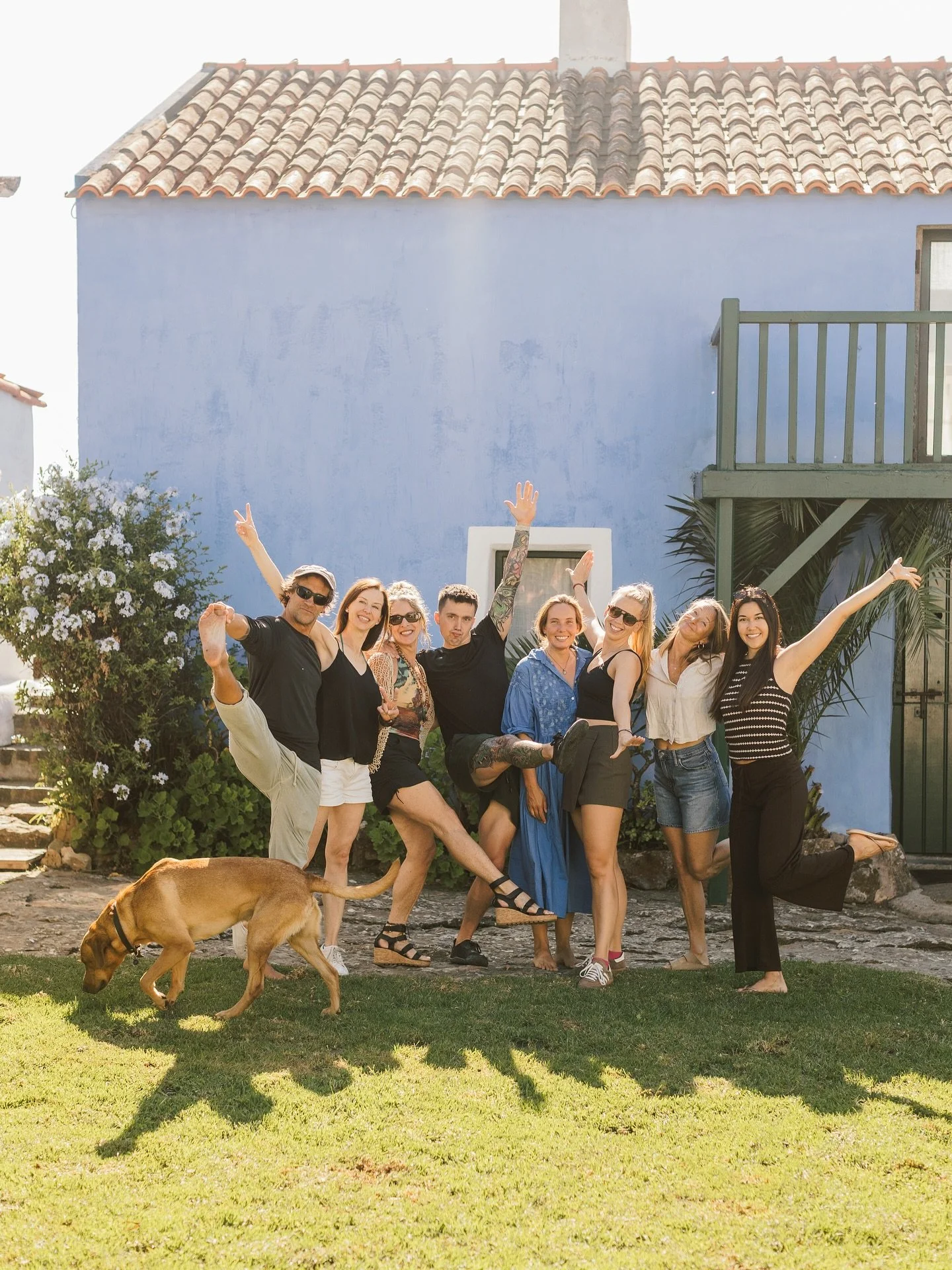 Flashback to our most recent 50 Hour Teacher Training in Portugal - so many beautiful memories of shared practices, the power of hands-on adjustments and our students final classes weaving in all they’d learnt. 
Thank you @islagrossi for catch