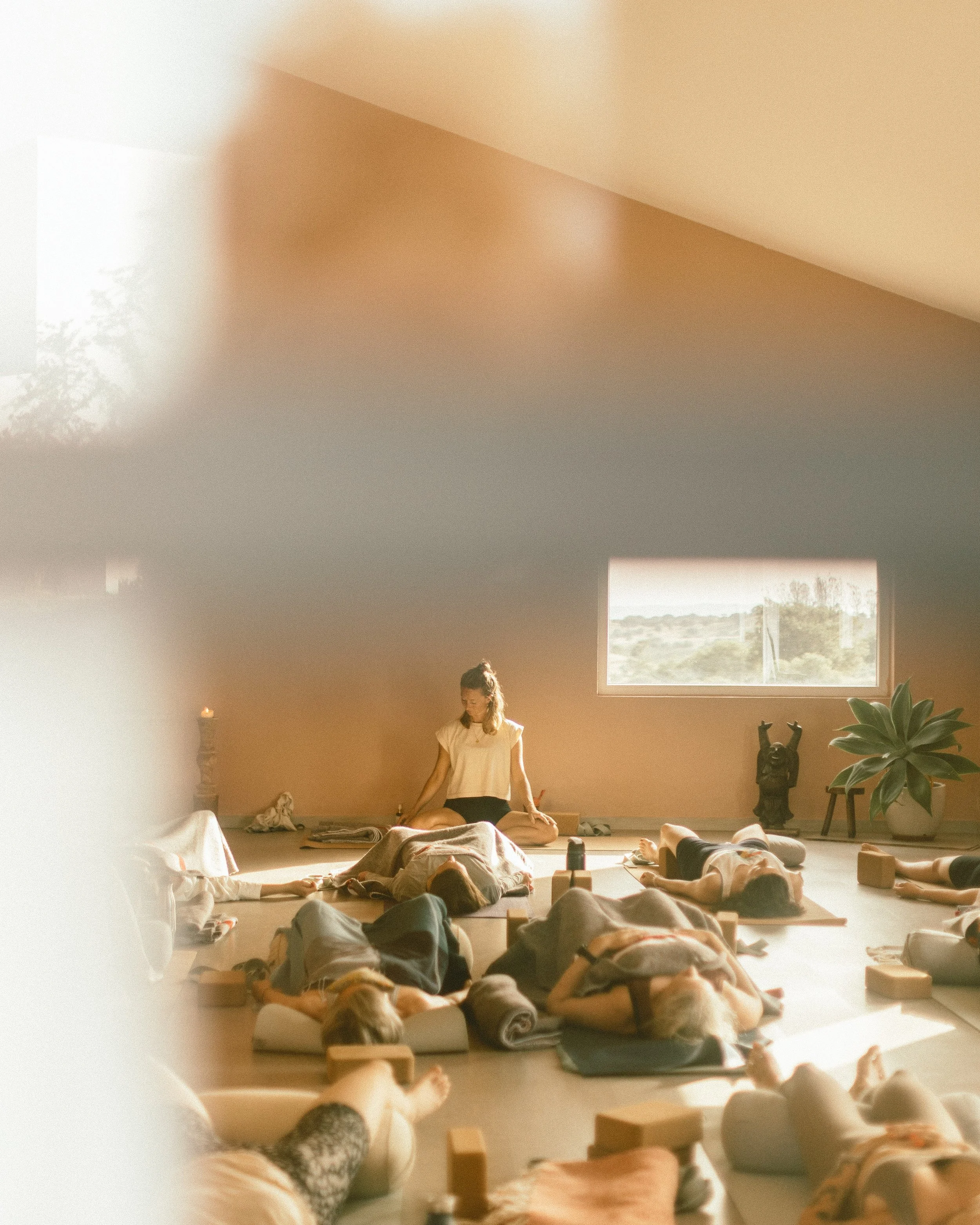 Big Exhale Retreat @cucumbi_farm Alentejo, Portugal last month. 

6 days of movement, breath, shared silence, reflection, journaling, lake-swims and sunshine. 

Led by @lisaanderssonrhodiner and guest facilitators Anna @nordic.alchemy and Sofia @sal_