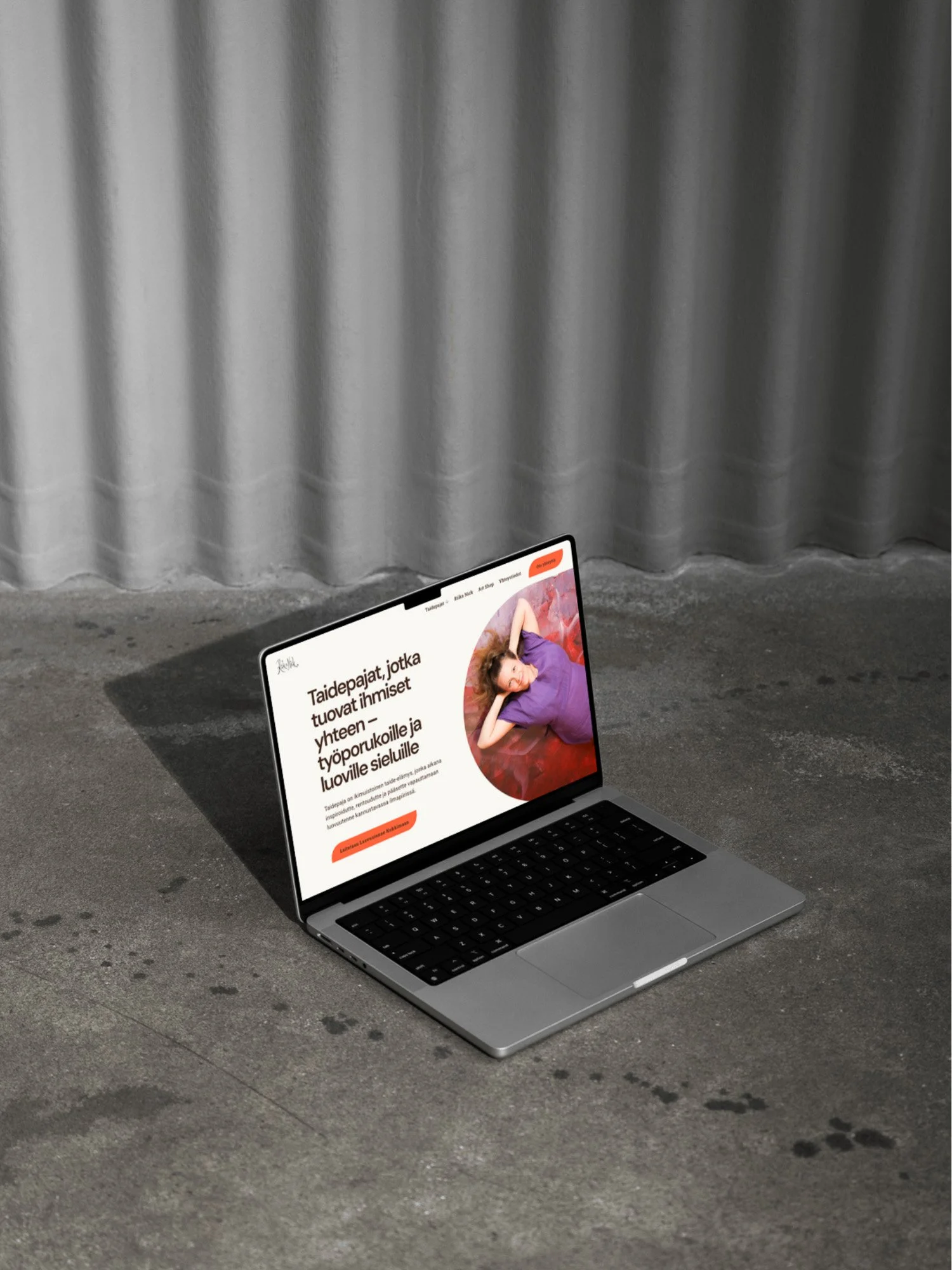 Squarespace verkkosivut tietokoneen ruudulla.