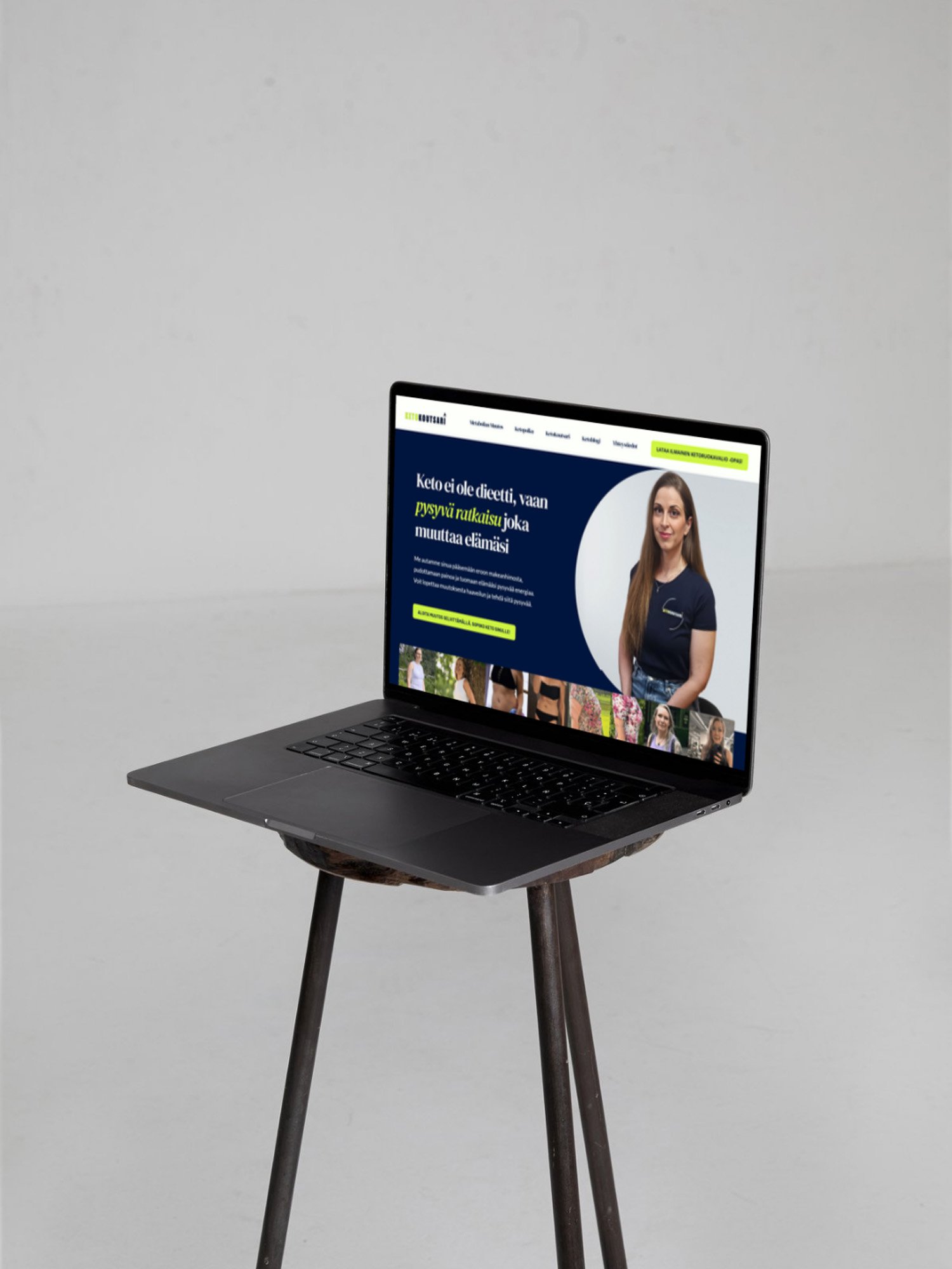 Jakkaralle aseteltu tietokone.