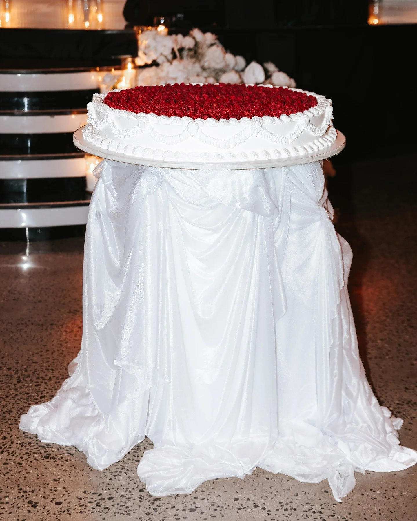A moment for this cake 😍 it looks absolutely delicious!
Beautifully crafted by @eiffeltowercakes 
Cake table & dreamy drapes, champagne tower by @abra.events_ 
Styling photography @angiec.photography 
Venue @ciel.thevenue @atlanticgroup 
#cakes