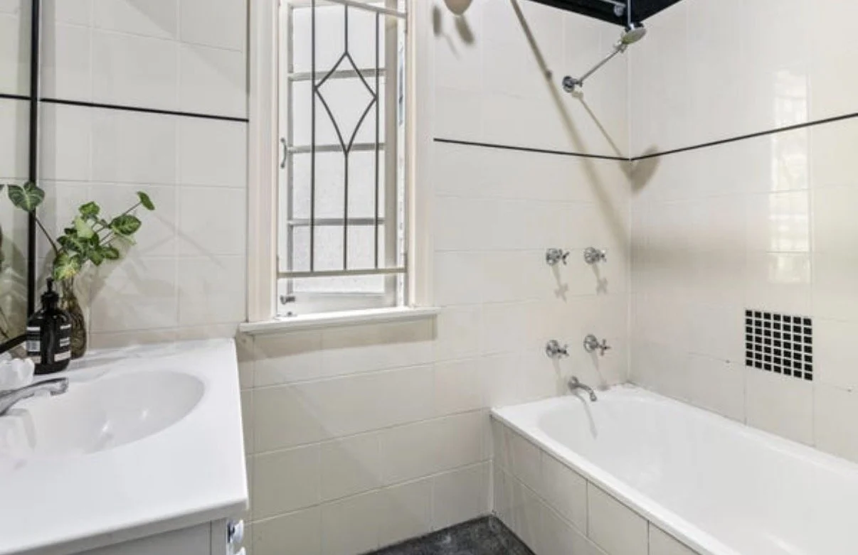 Original shower over bath in a 1950 Mount Gravatt East home