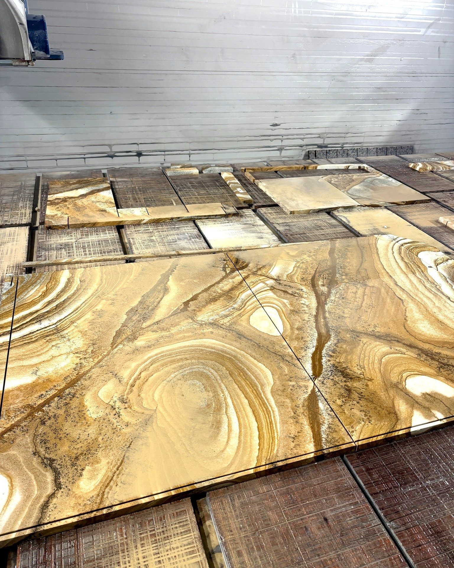 Working with reclaimed stone comes with its own set of challenges.
Unlike new materials, offcuts aren&rsquo;t found &lsquo;off the shelf&rsquo;. Each piece is carefully selected and composed to suit the design, ensuring consistency while embracing th