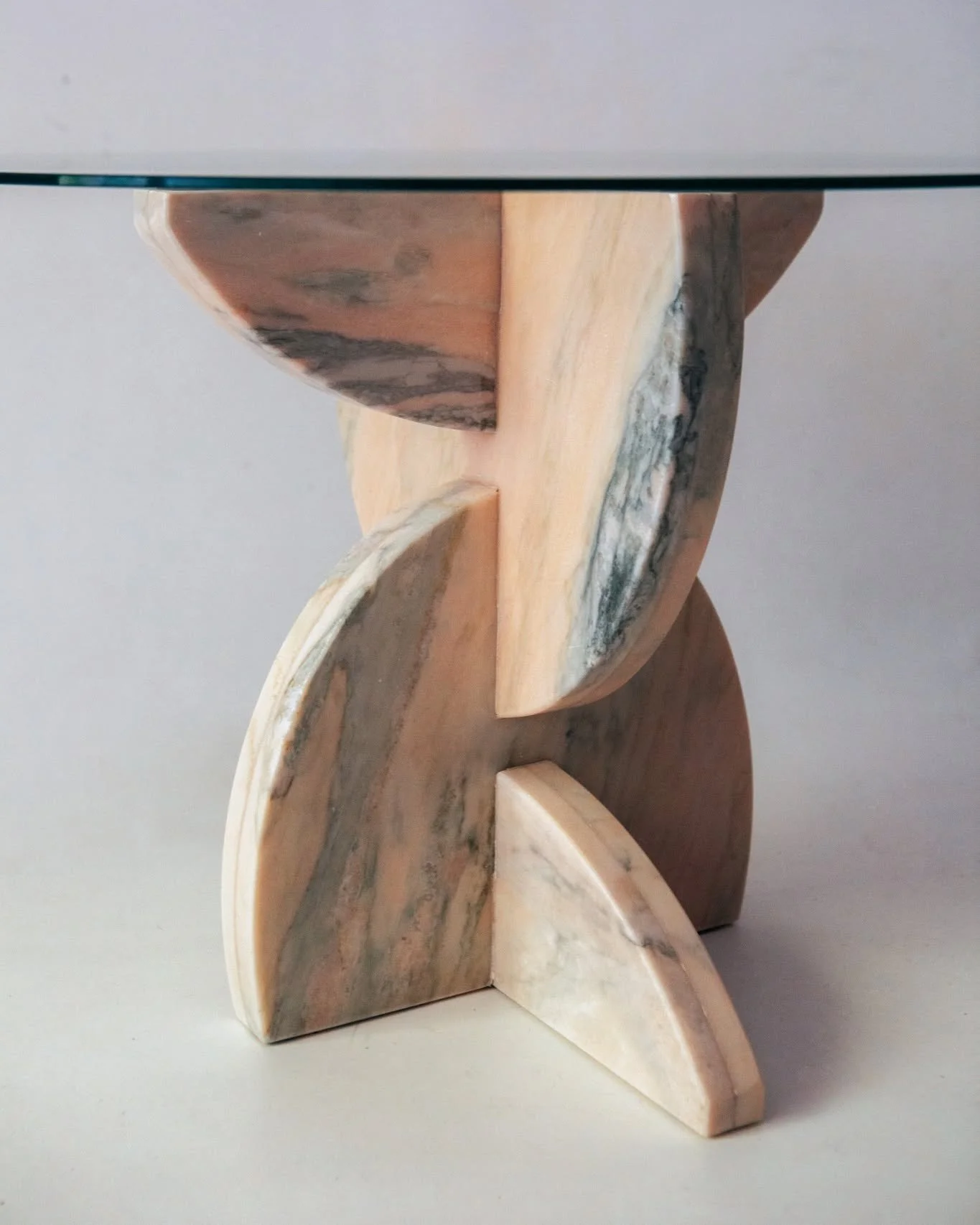 Behind the finished form lies a slow, hands-on process.

Each element is shaped and polished entirely by hand, allowing the stone to guide every decision along the way.

Working closely with the expertise of @pedres_nobles , the oval cut-outs are car