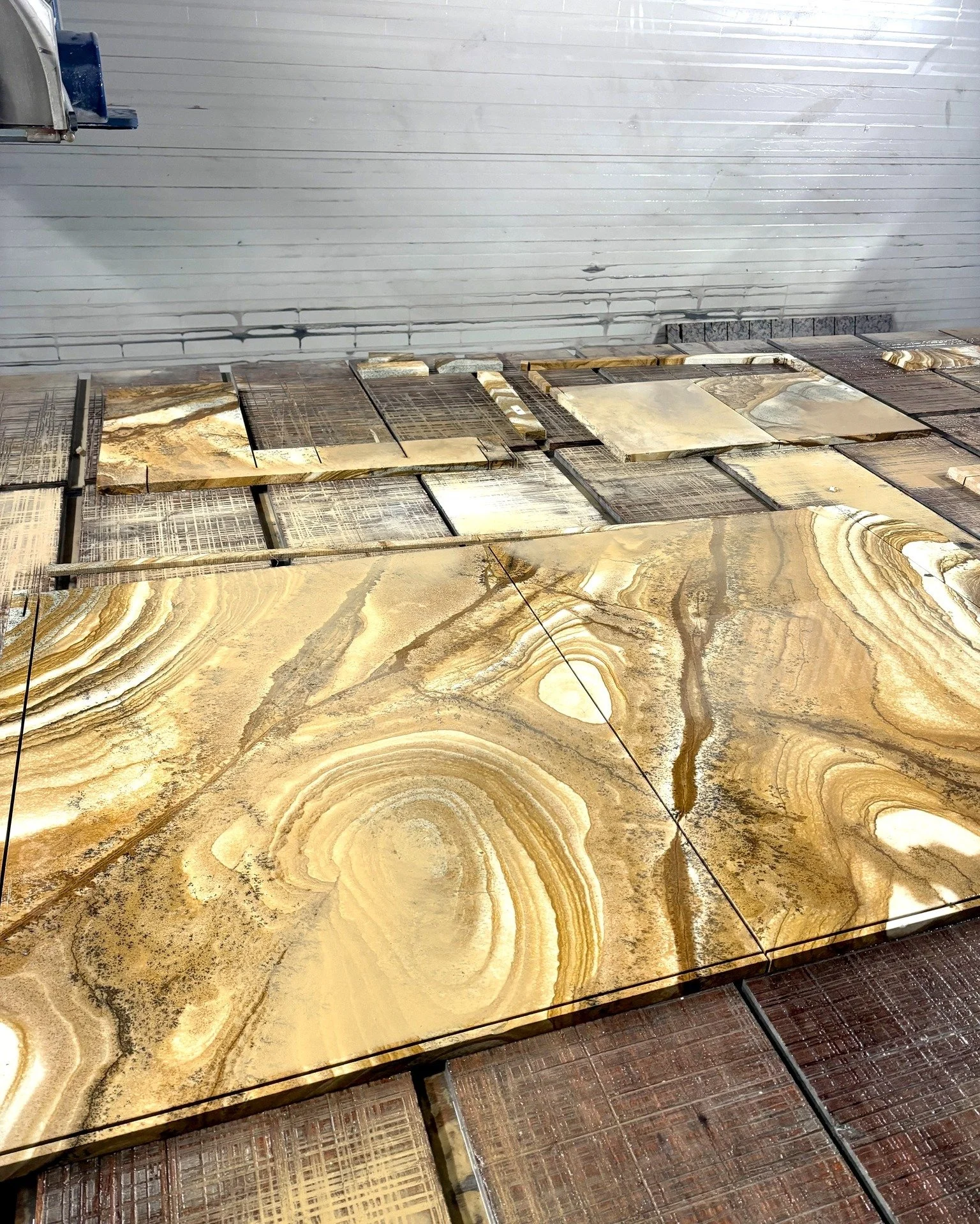 Working with reclaimed stone comes with its own set of challenges.
Unlike new materials, offcuts aren&rsquo;t found &lsquo;off the shelf&rsquo;. Each piece is carefully selected and composed to suit the design, ensuring consistency while embracing th