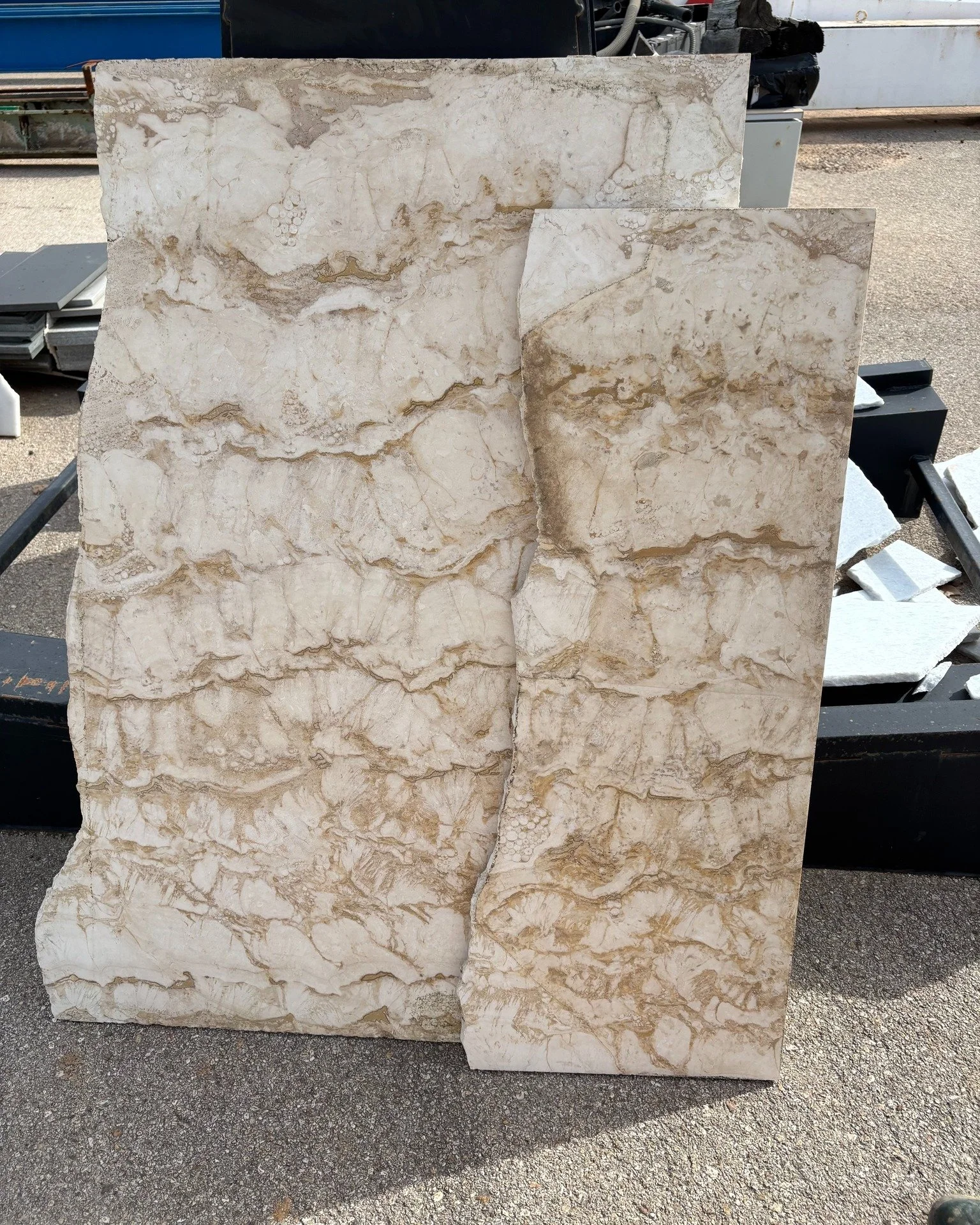Rare Rapolano travertine offcuts, rescued and reworked into a bespoke form with a function. What began as abandoned materials revealed an extraordinary landscape of soft white stone and vivid gold veining.

At Leleni Studio, we work with reclaimed ma