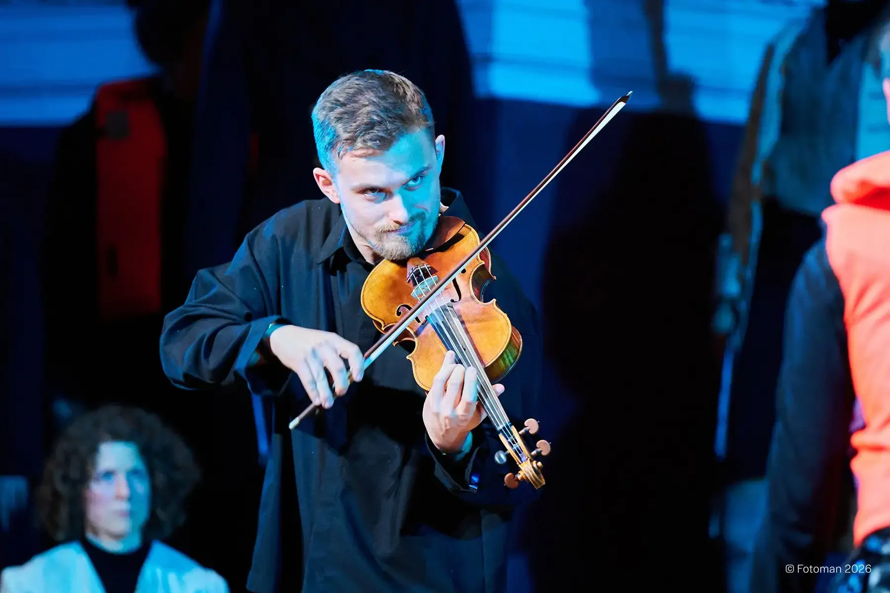 Dmitry Smirnov, flammende erde (2026)