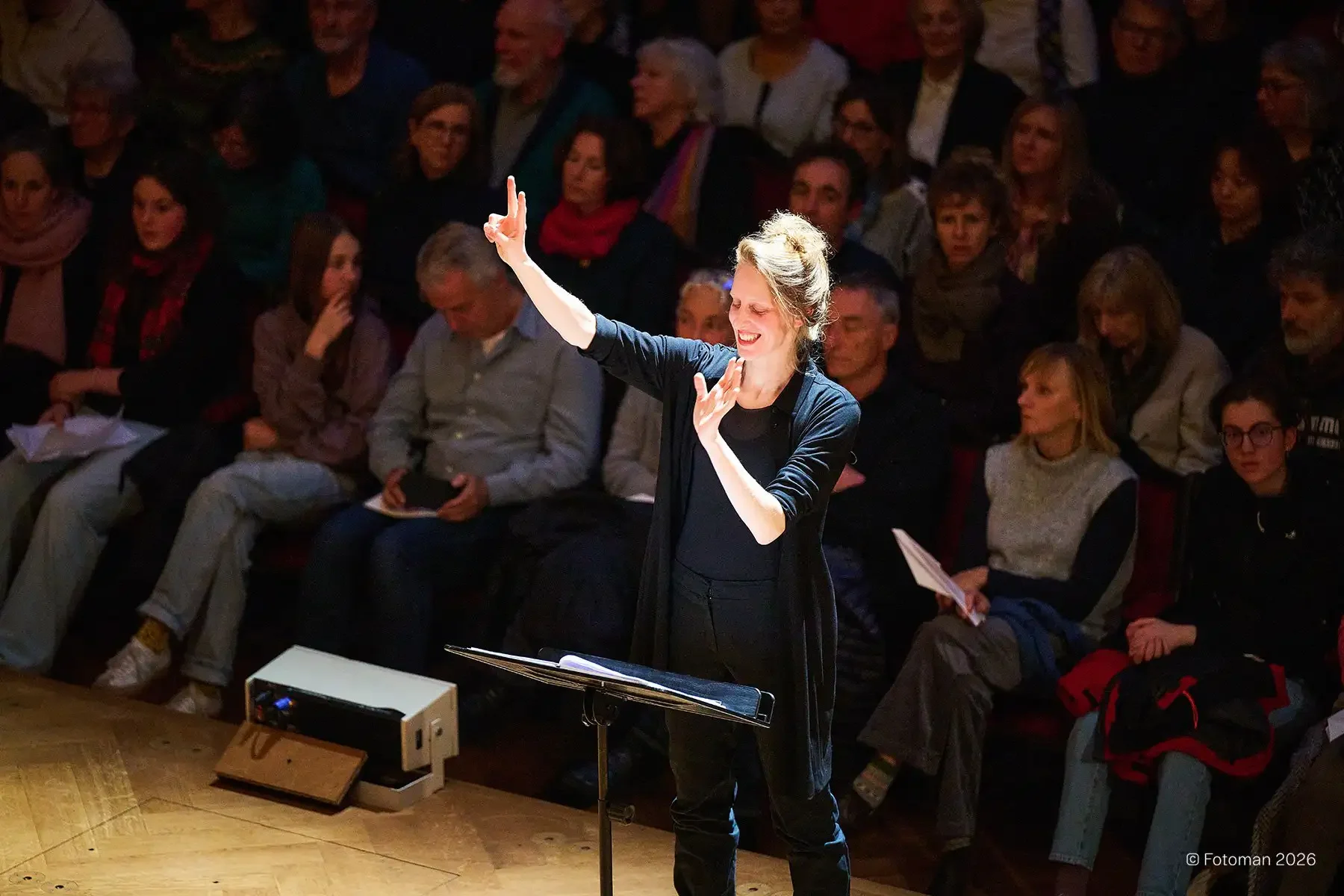 Abélia Nordmann, flammende erde (2026)