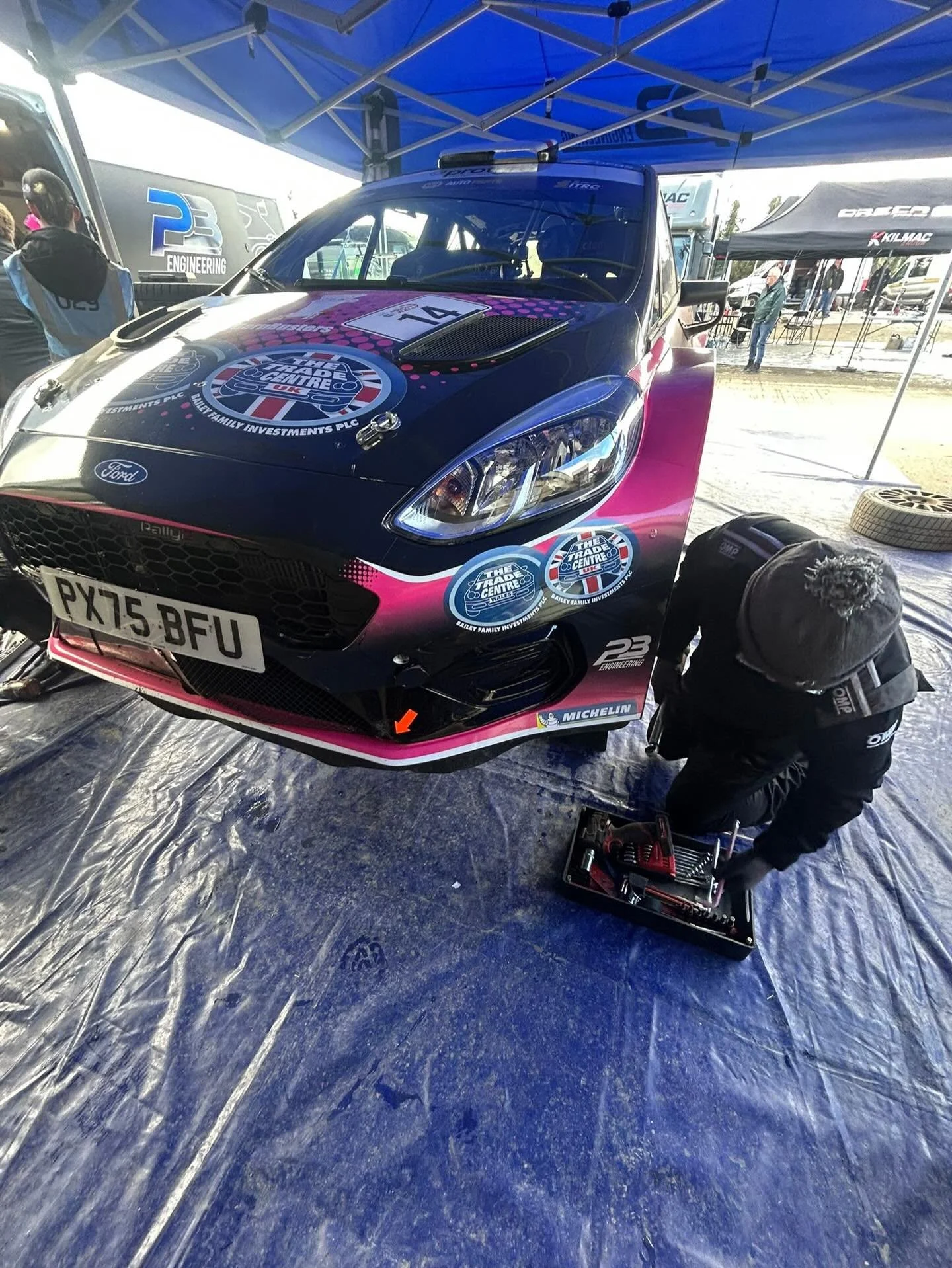 Service ✅
Back out to try and claw back some lost time due to puncture 💪
#pbengineering #michelintyres #rally #circuitofireland #itishtarmacchampionship