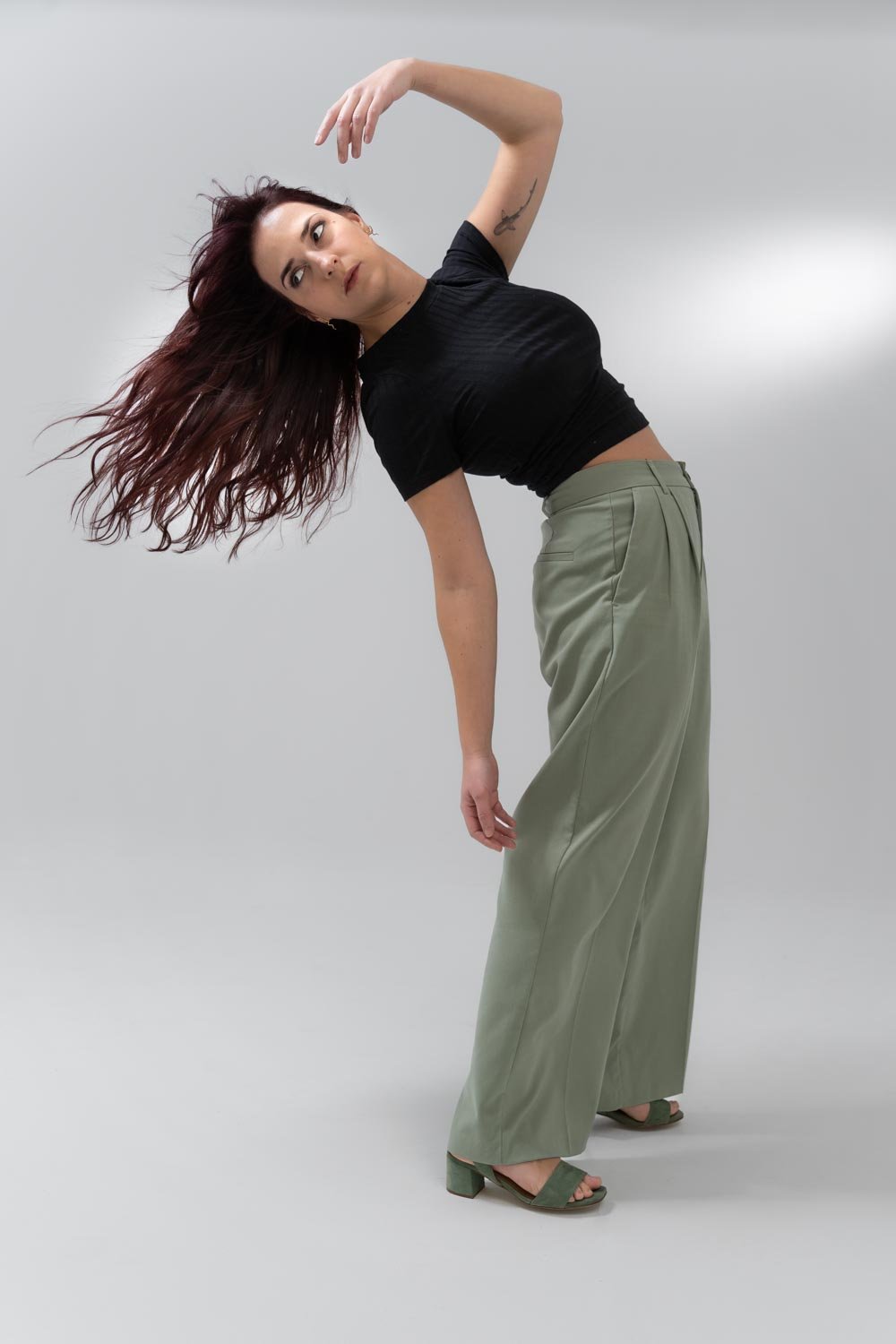 Studio Portrait mit Denise in Tanz-Posen.