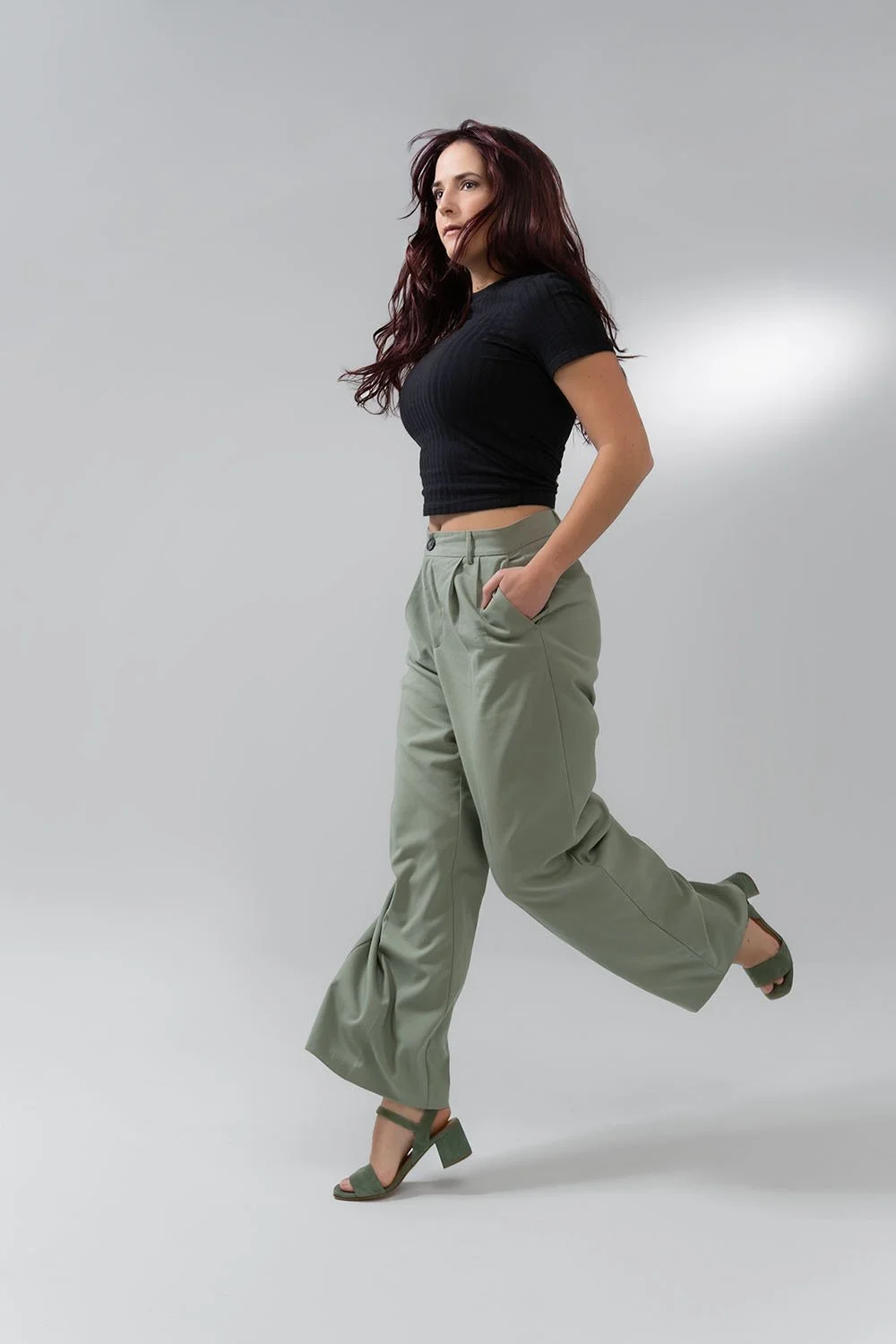 Studio Portrait mit Denise in Tanz-Posen.