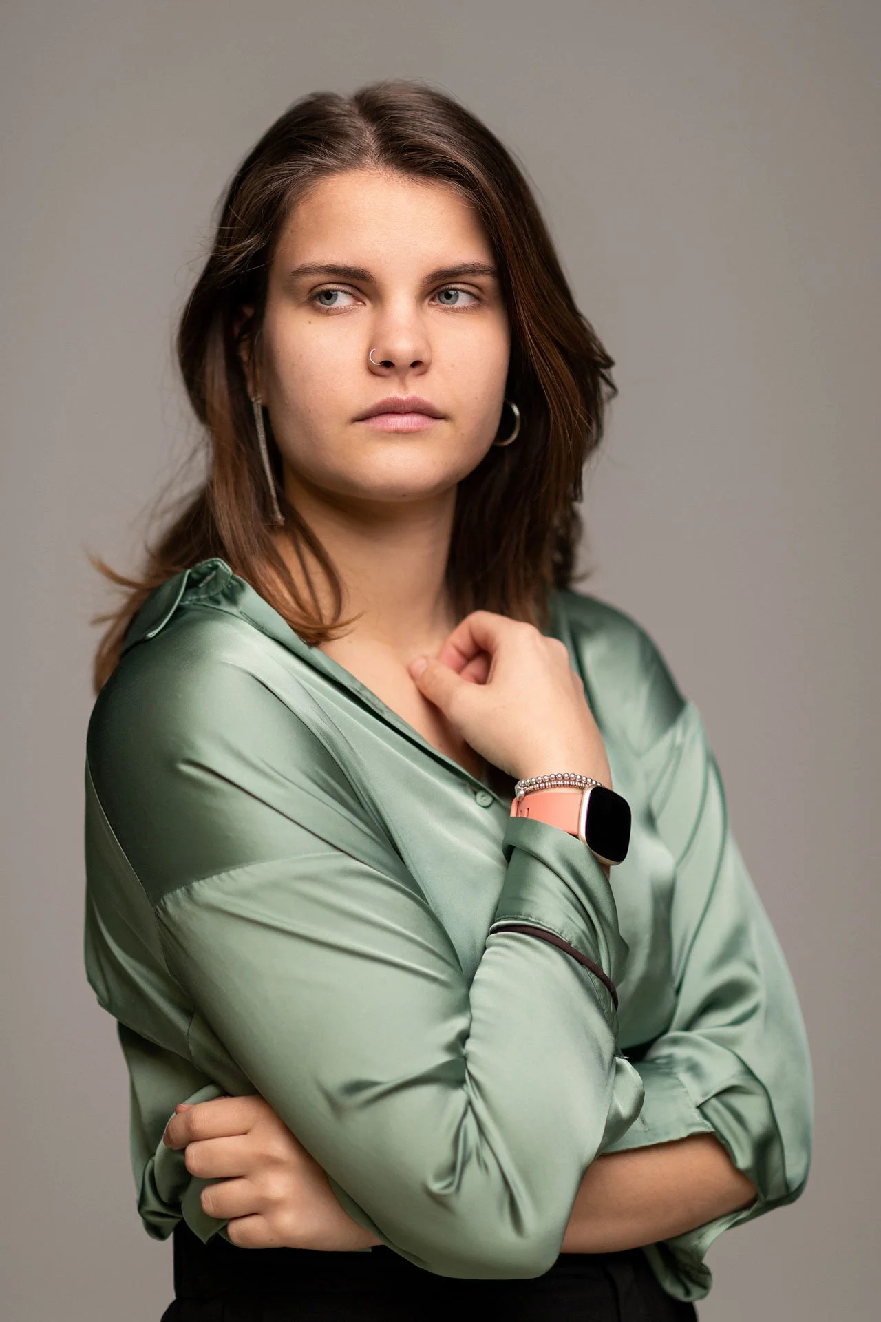 Studio Portrait mit kreativem Licht, Pose Halbkörper