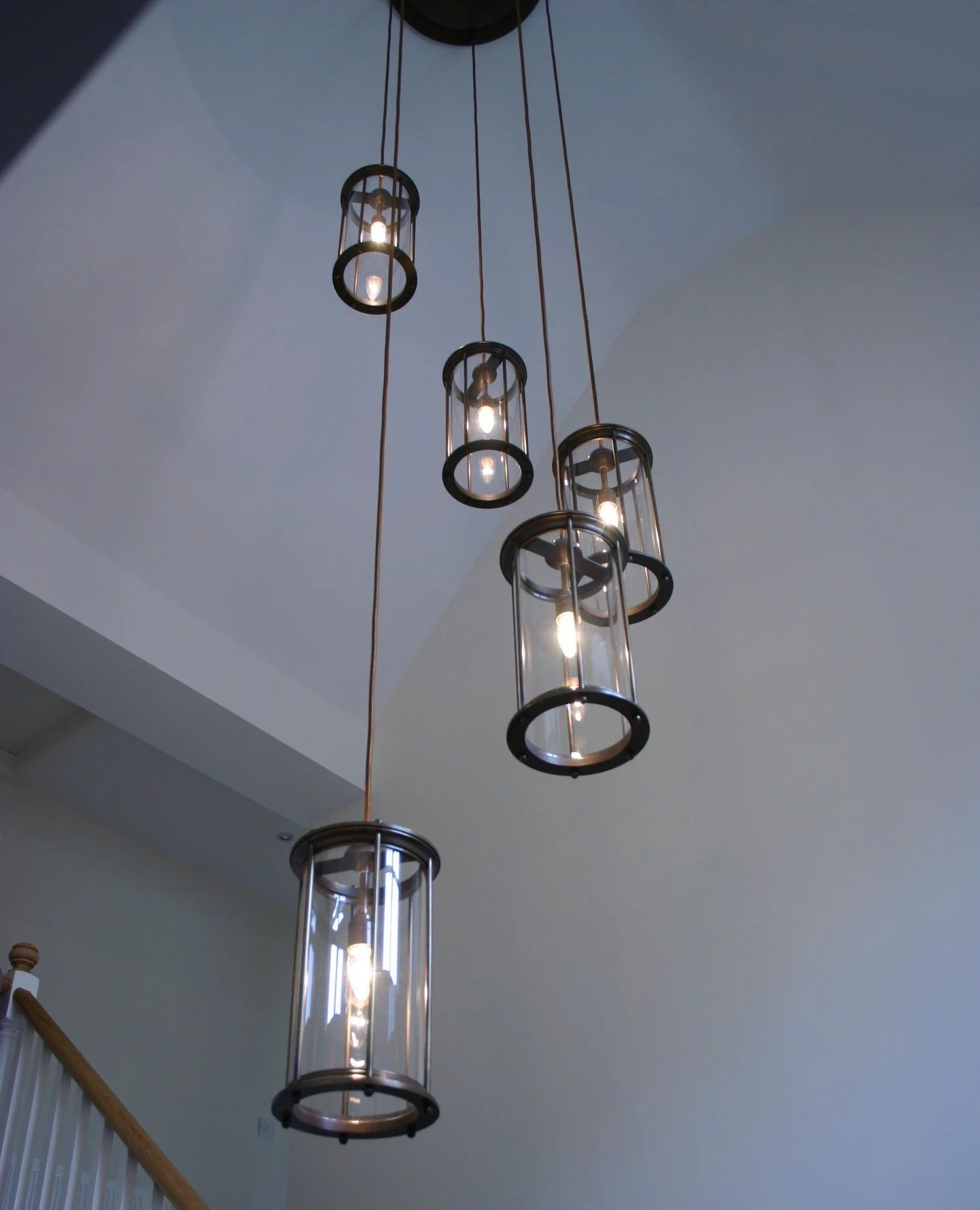 FRD Designers &amp; Makers bronze hanging lanterns create a striking balance between traditional metalworking techniques and contemporary design aesthetic.⁠
⁠
If you would like to receive more details, please contact us - LinkIN bio⁠