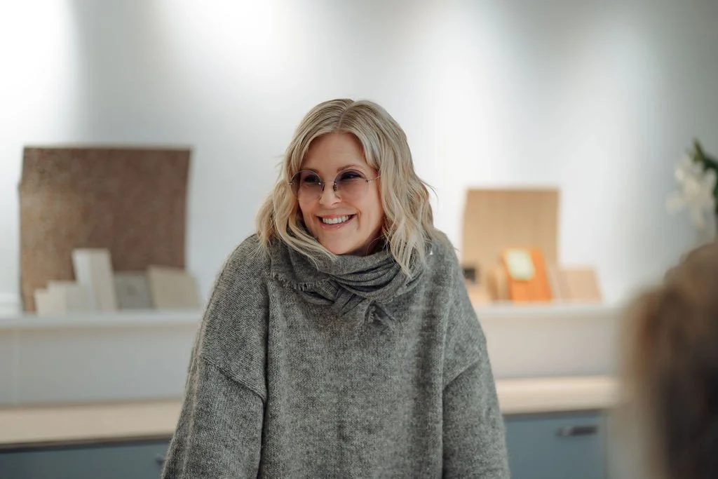 Zinko best&aring;r av fem huskroppar &ndash; cinco betyder &rdquo;fem&rdquo; p&aring; spanska &ndash; som tillsammans bildar ett helt kvarter l&auml;ngs Hornsgatan. L&auml;get &auml;r verkligen unikt: precis i sk&auml;rningspunkten mellan genuina Zin