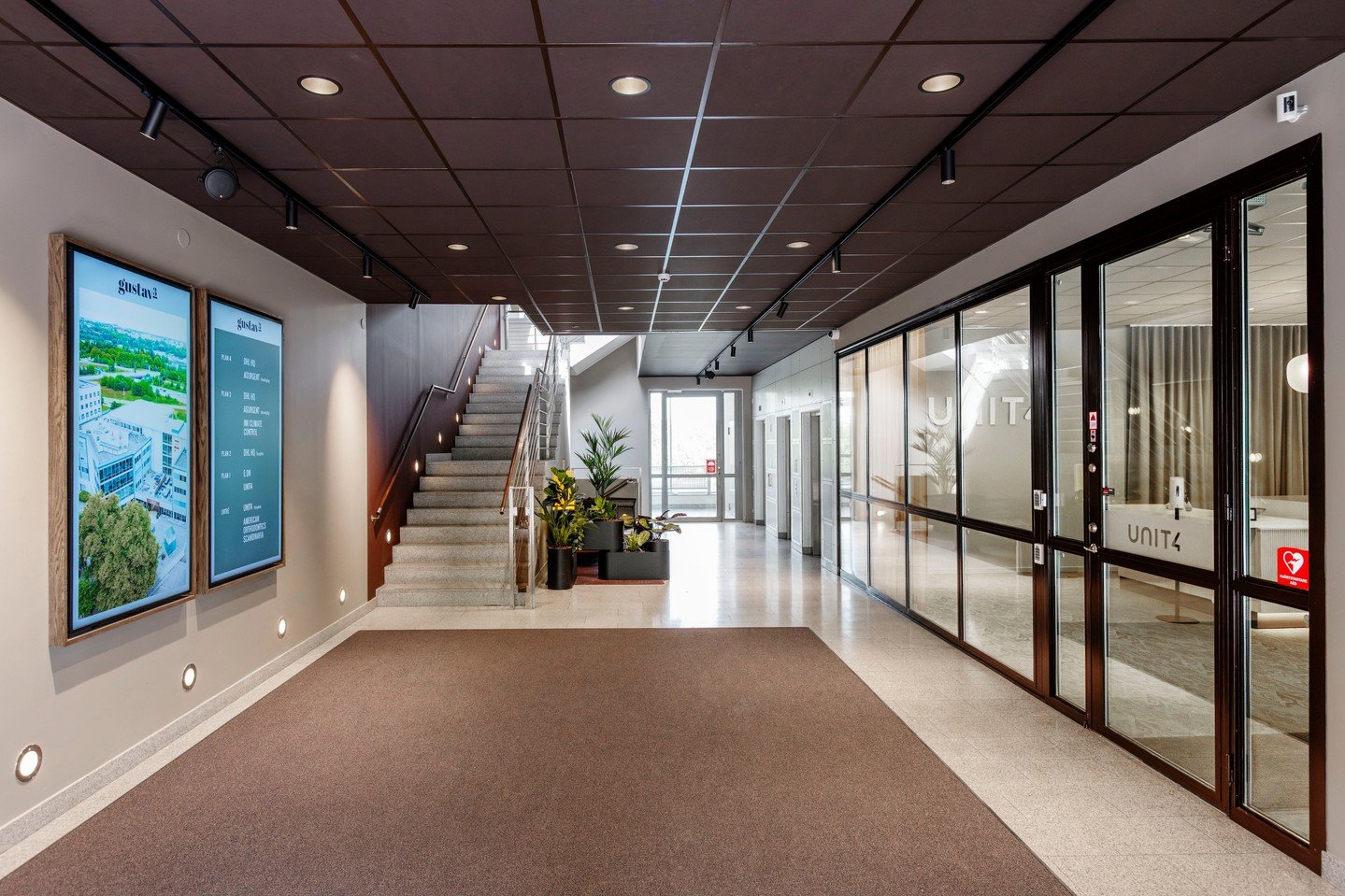 Fastigheten Gustav III har f&aring;tt ett nytt interi&ouml;rkoncept! Byggnaden &ndash; som uppf&ouml;rdes runt millenieskiftet &ndash; karakt&auml;riseras av ett starkt samtida formspr&aring;k med en sval palett med glas, aluminium och granit. Den be